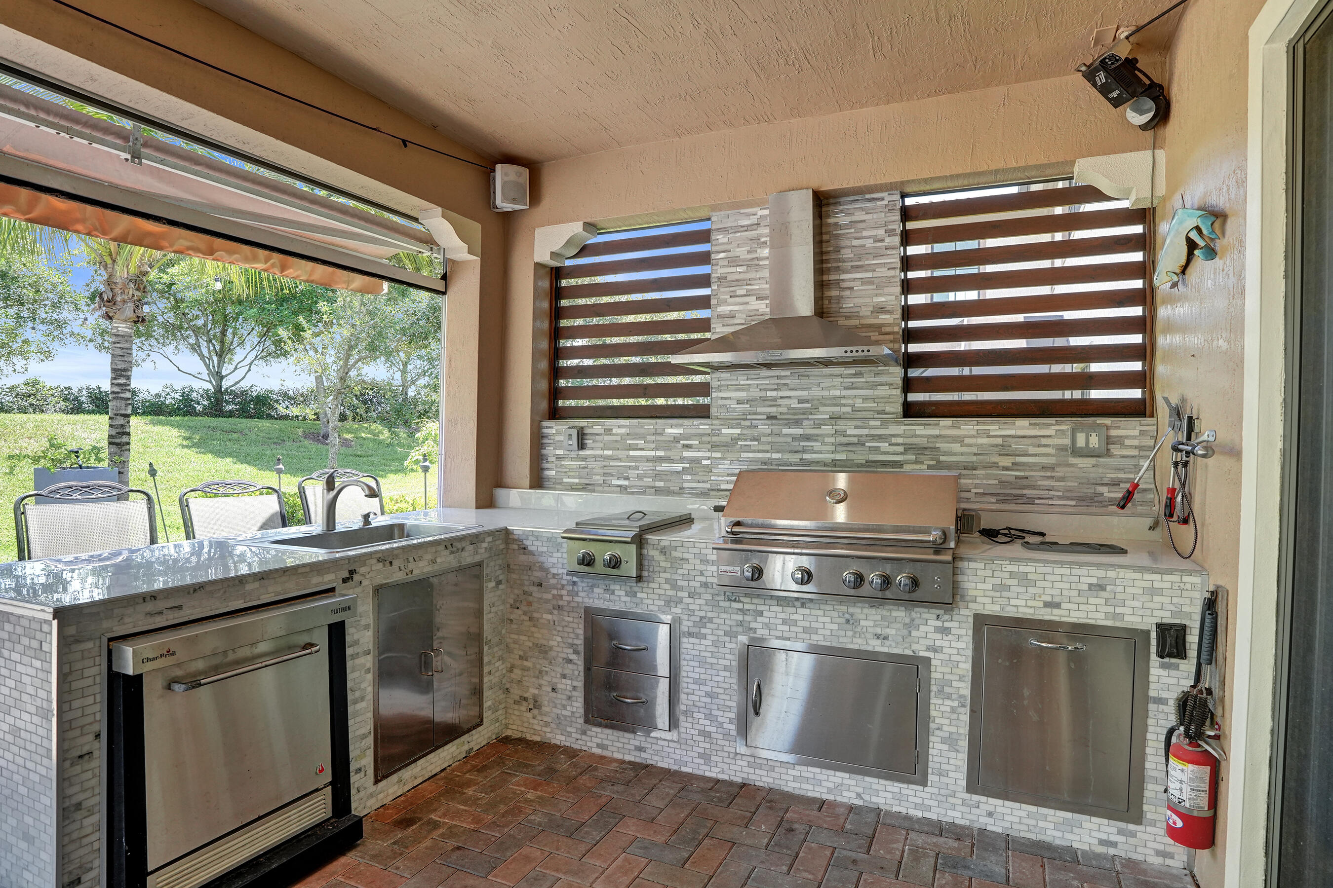 11405 Solstice Circle Property Photo 5