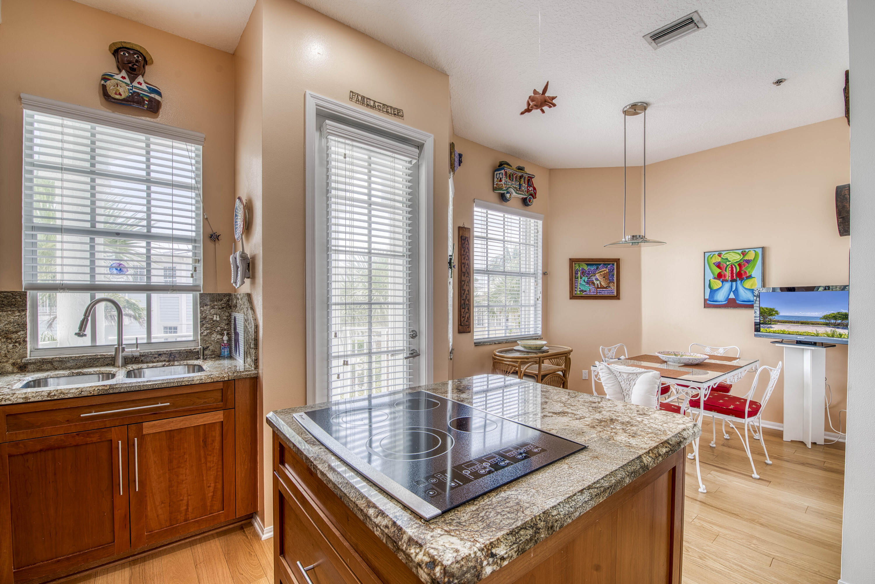 115 Ocean Key Way Property Photo 8