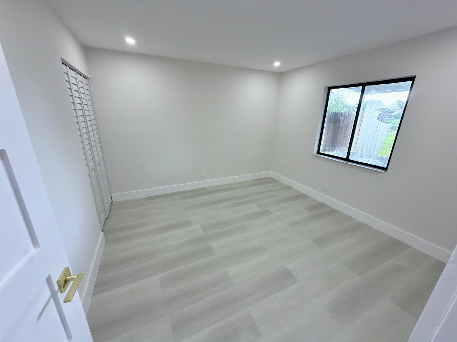 46 Tara Lakes Drive E Property Photo 9