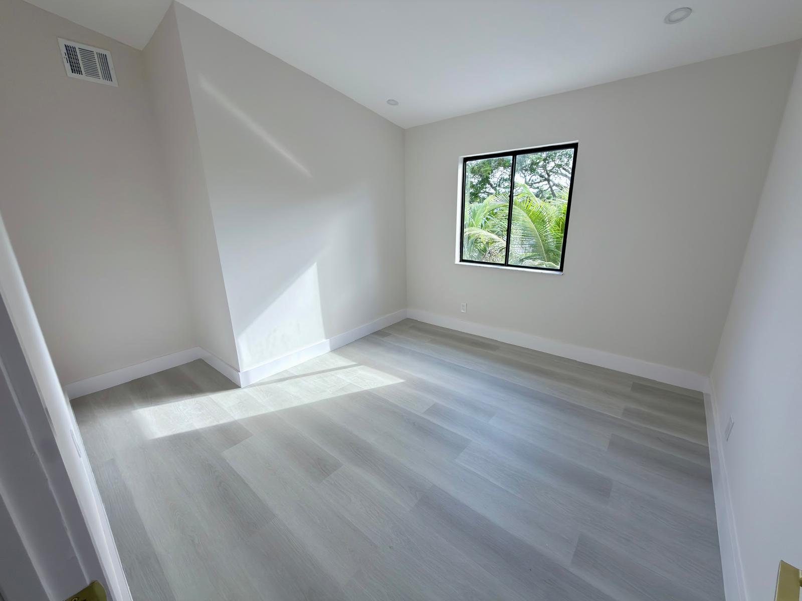 46 Tara Lakes Drive E Property Photo 14