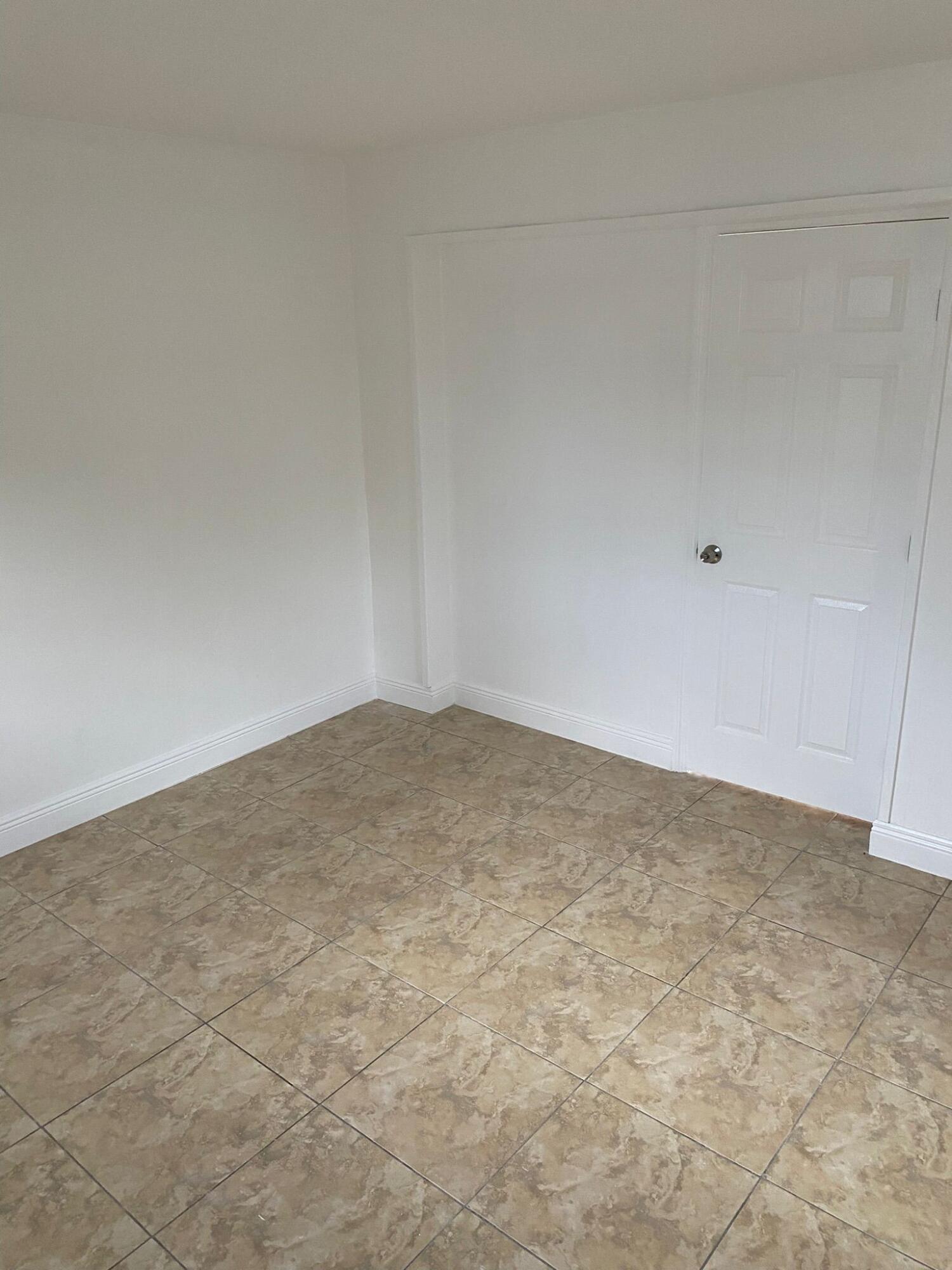 18 Andros Road Property Photo 8