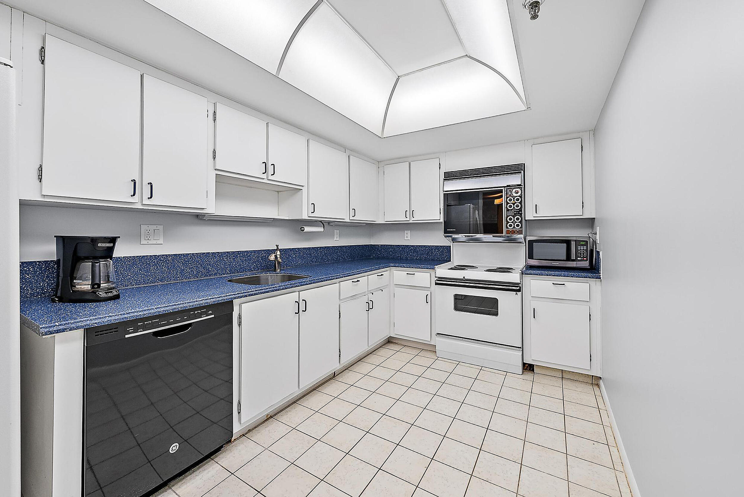 1300 S Highway A1a 523 Property Photo 9