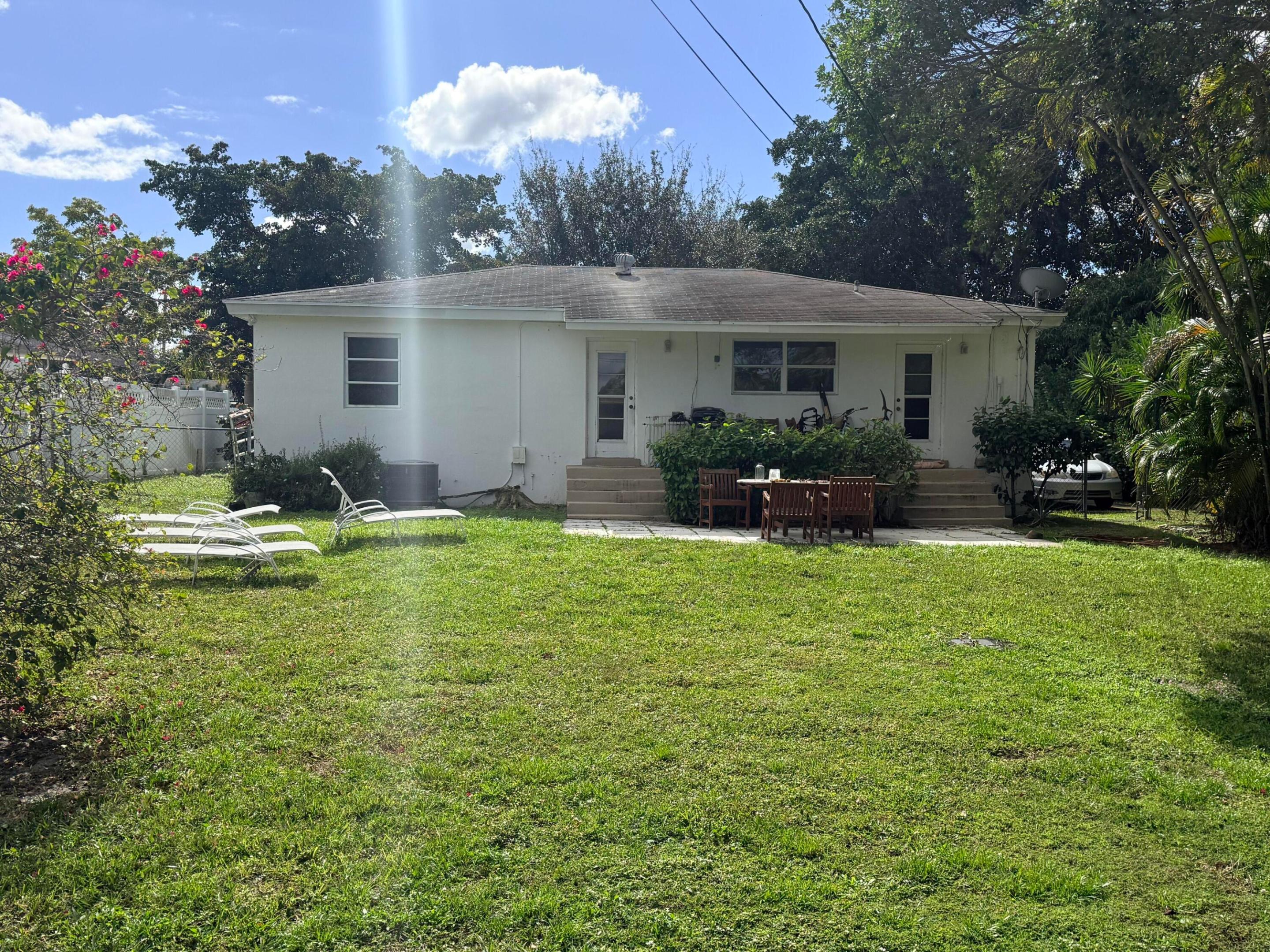 937 Upland Road Property Photo 3