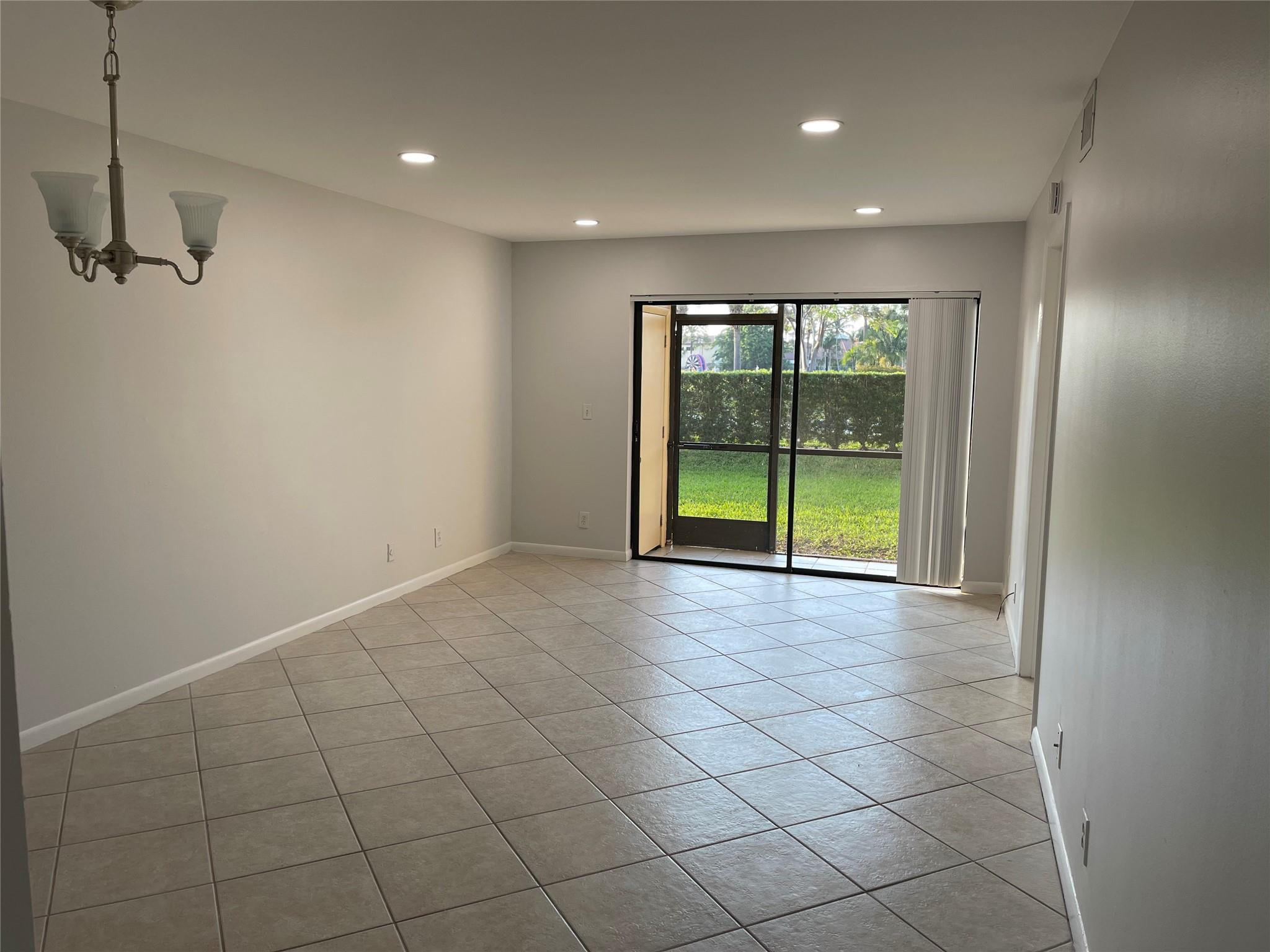 6549 Somerset Drive 106 Property Photo 4