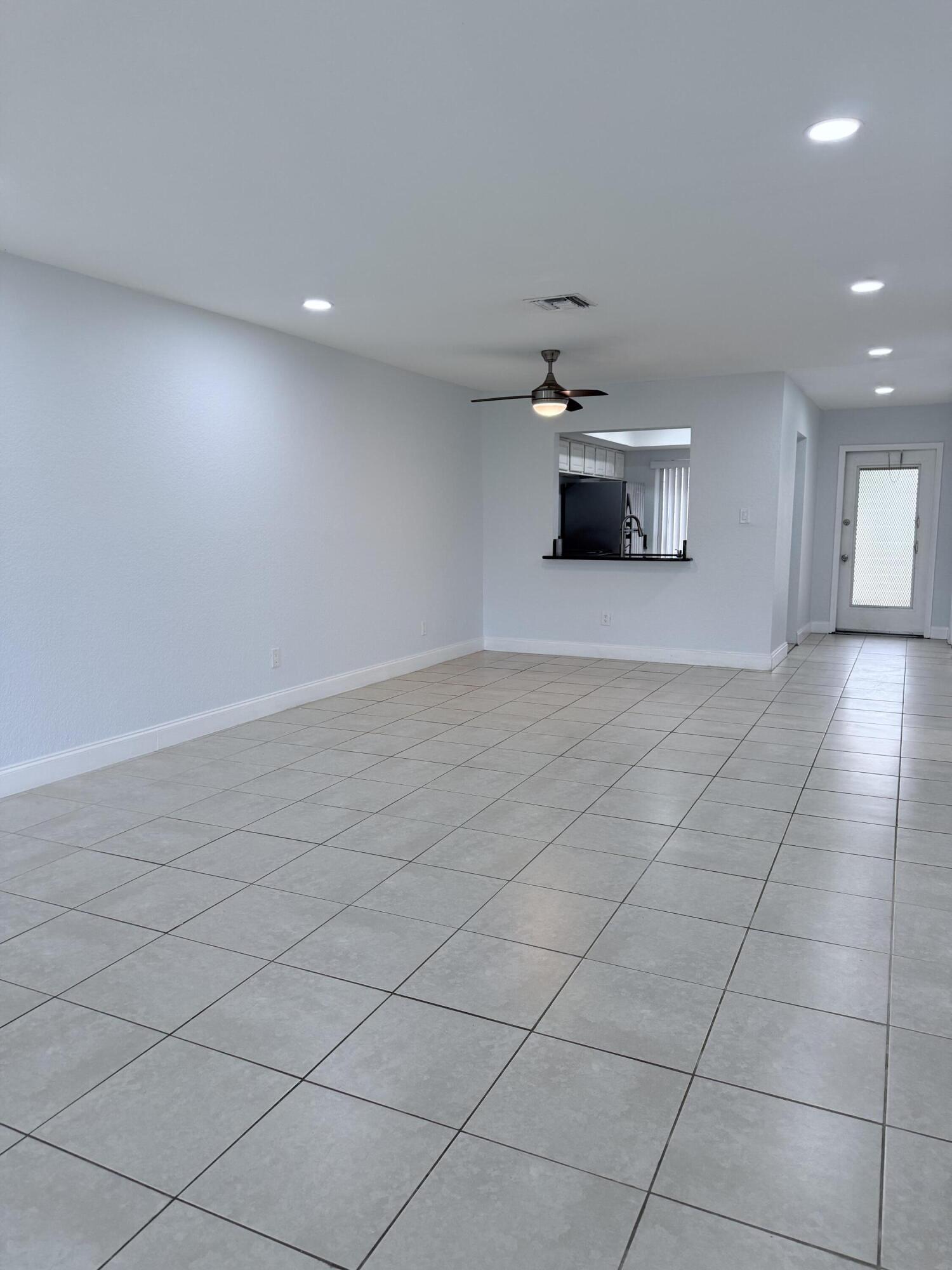 9640 Nw 65th Street D10 Property Photo 5