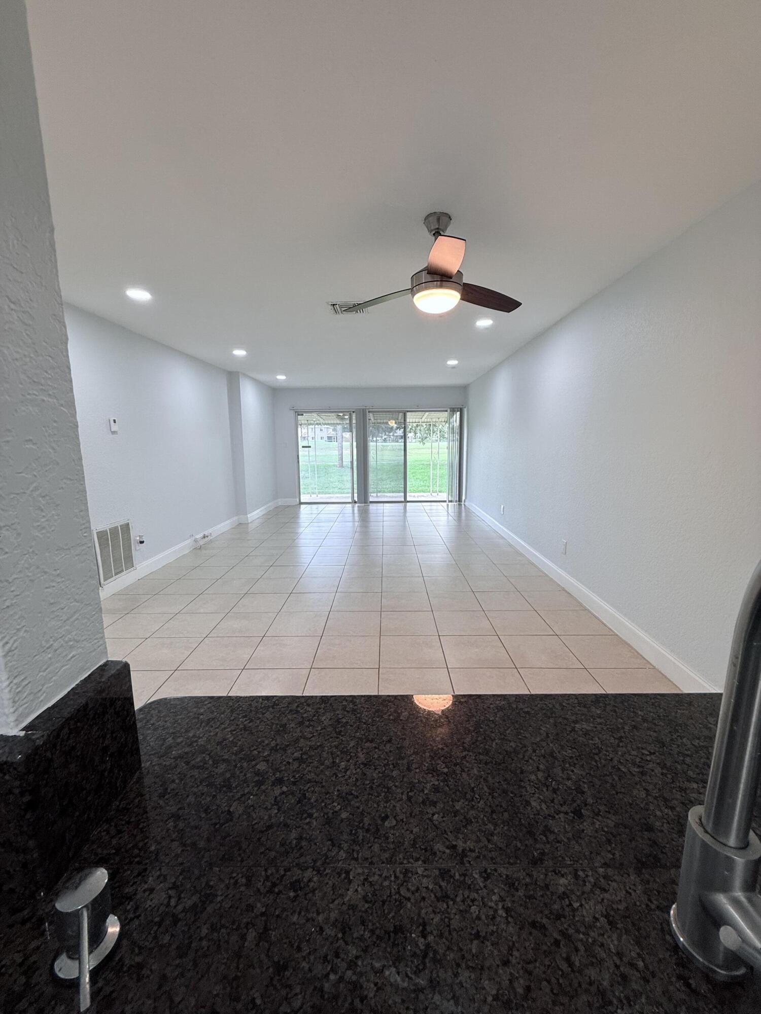 9640 Nw 65th Street D10 Property Photo 8