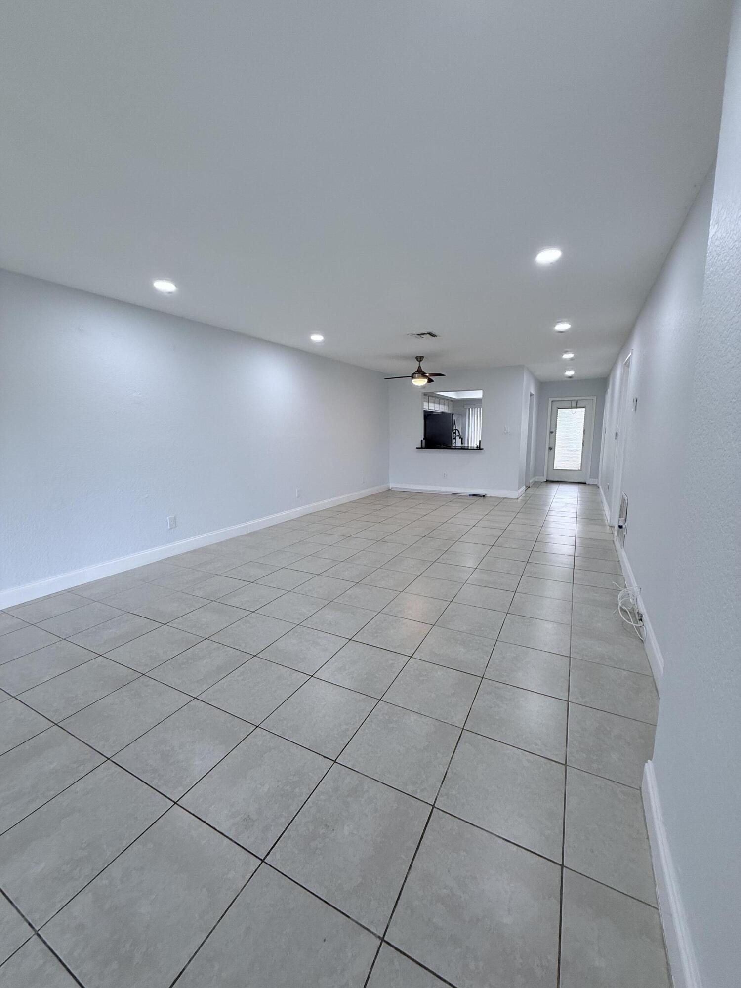 9640 Nw 65th Street D10 Property Photo 11