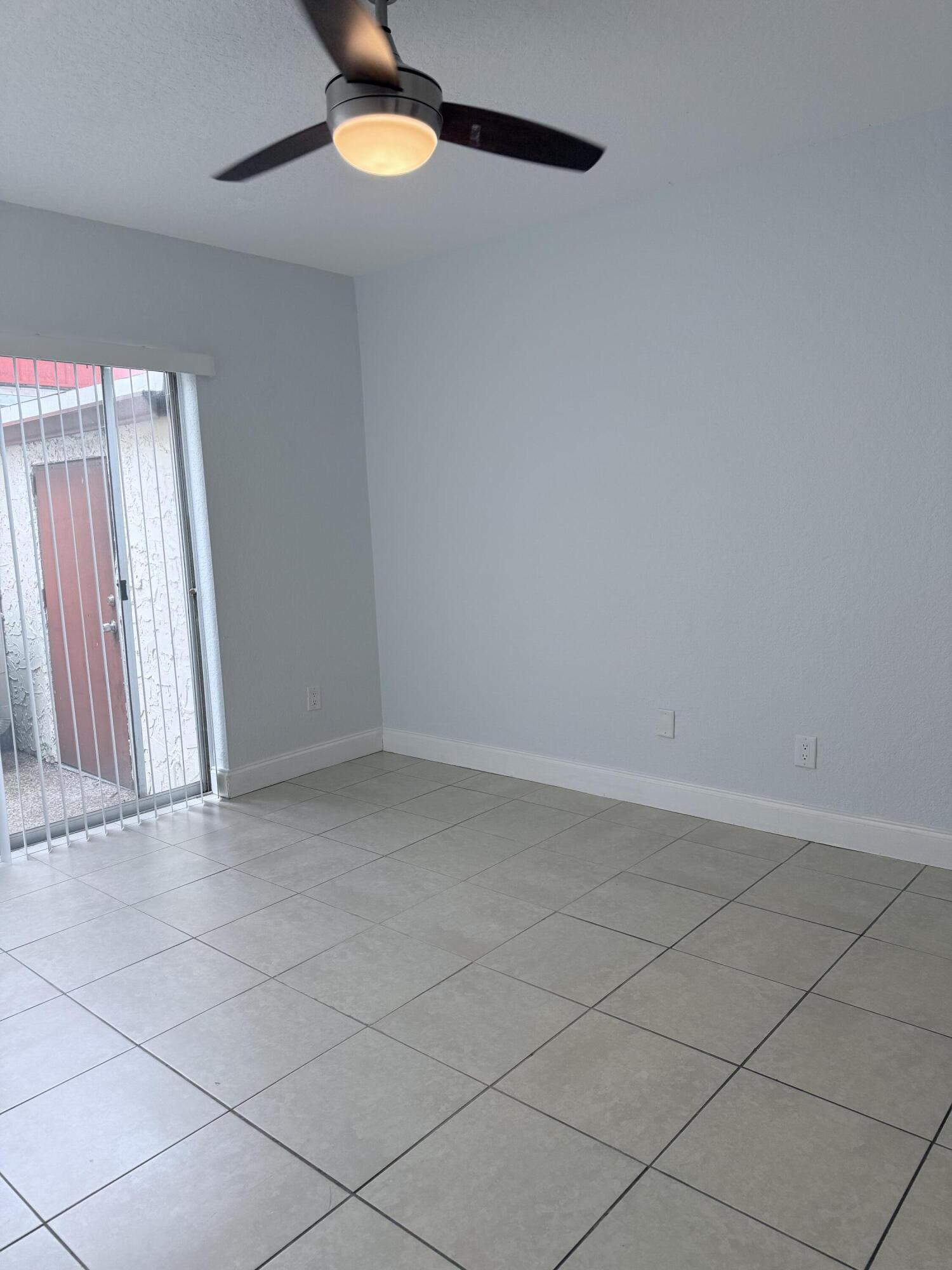 9640 Nw 65th Street D10 Property Photo 12