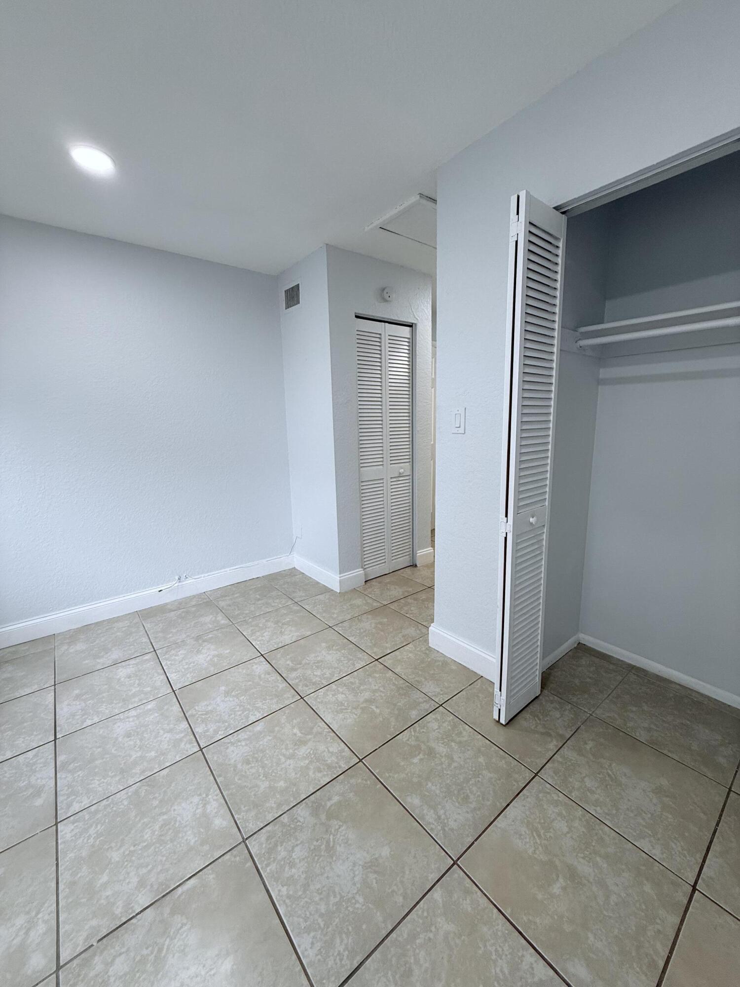 9640 Nw 65th Street D10 Property Photo 17