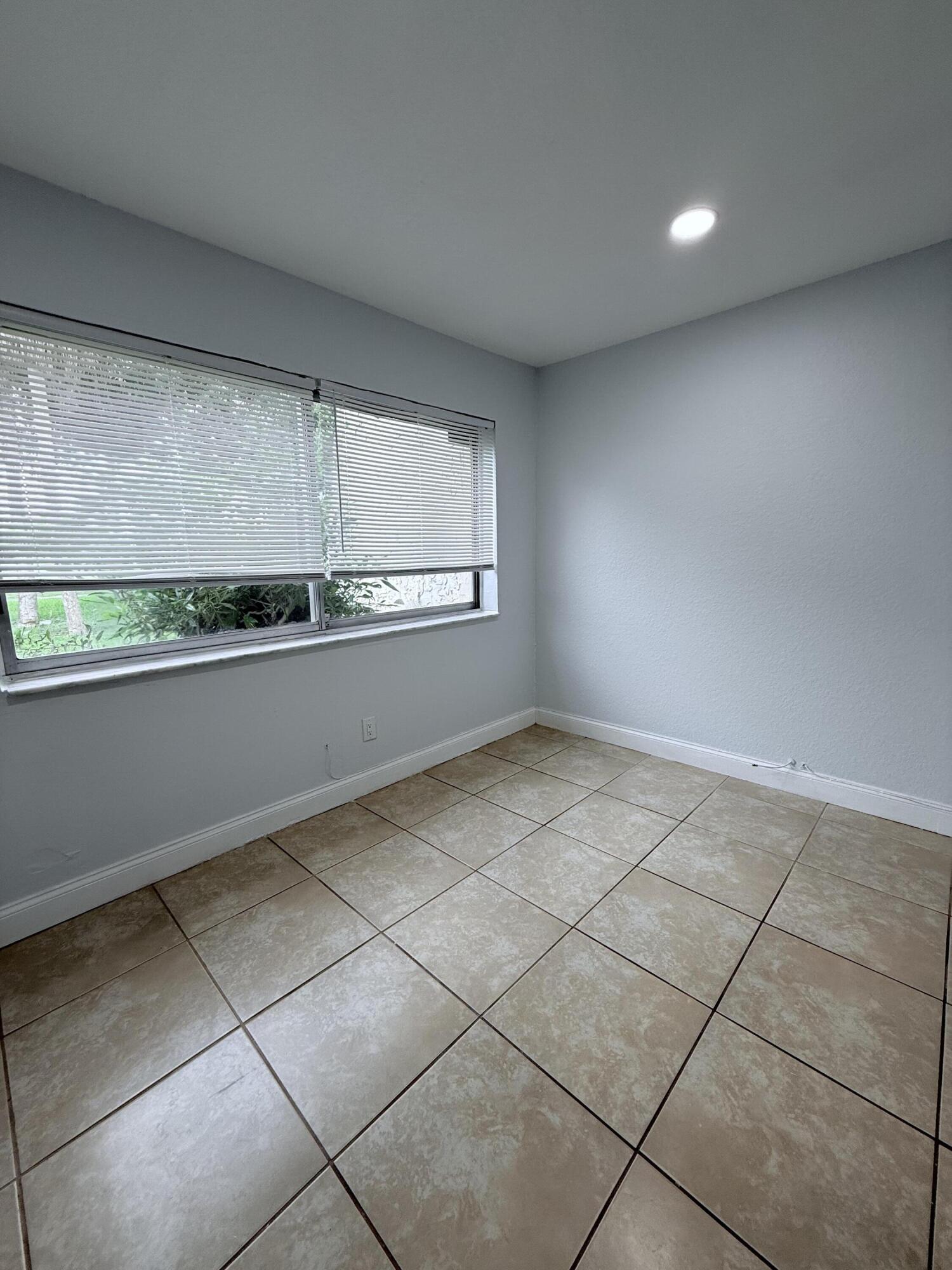 9640 Nw 65th Street D10 Property Photo 18