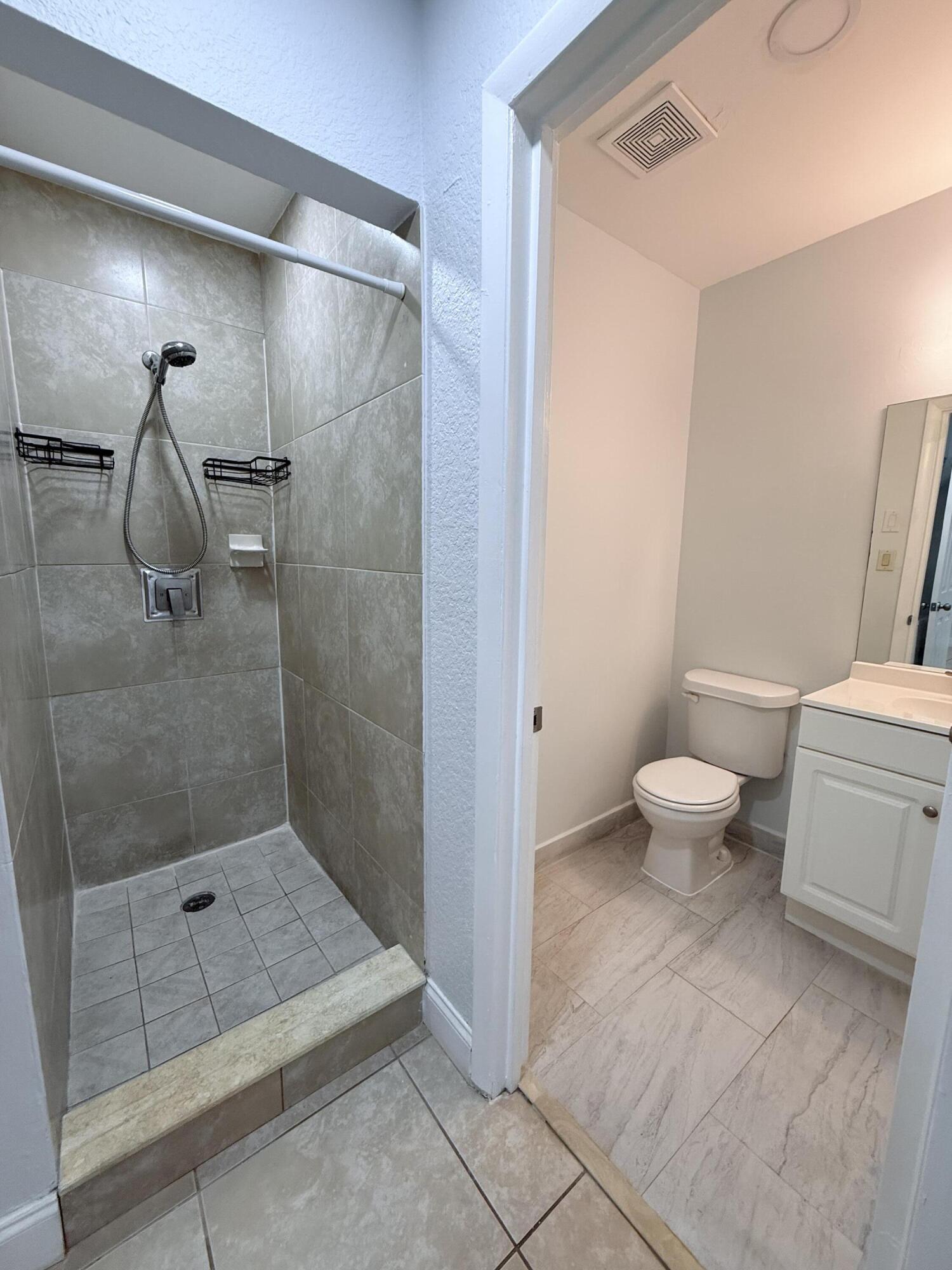 9640 Nw 65th Street D10 Property Photo 20
