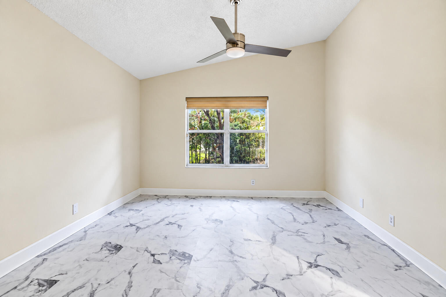 9676 Cherry Blossom Court Property Photo 6