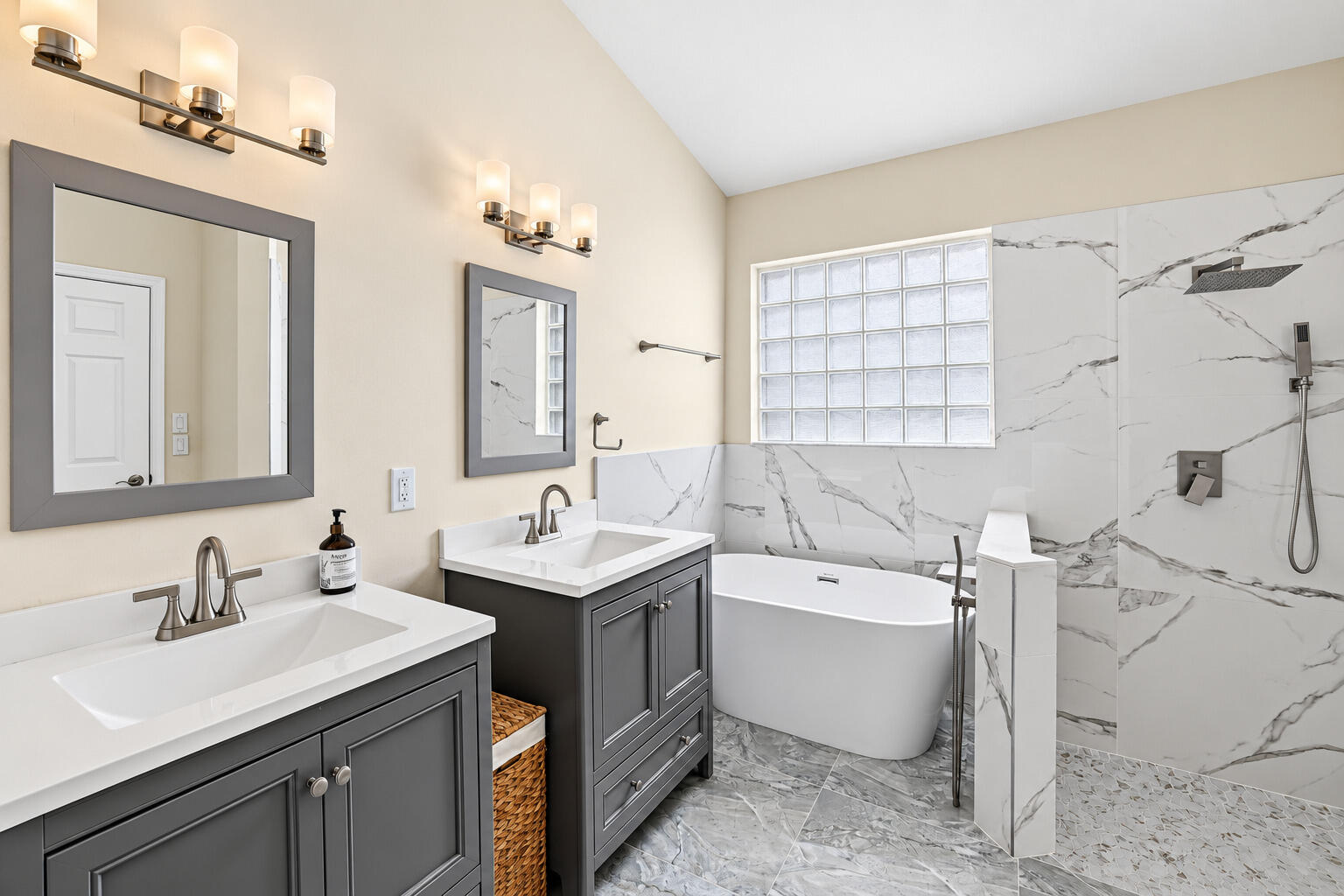 9676 Cherry Blossom Court Property Photo 7