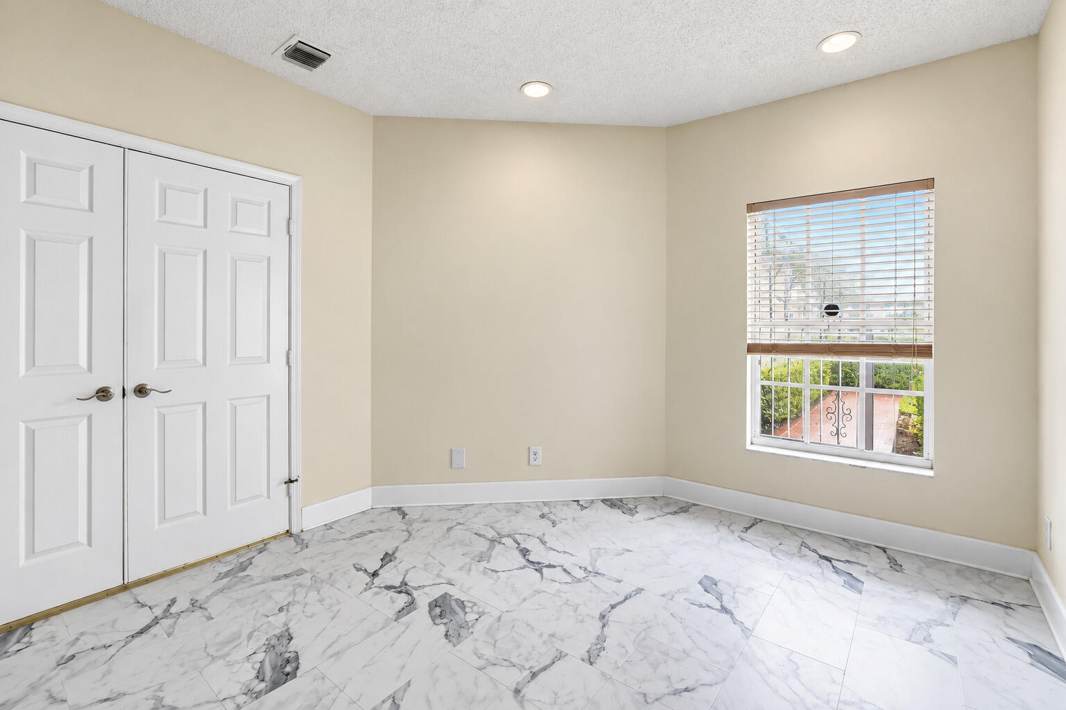 9676 Cherry Blossom Court Property Photo 10