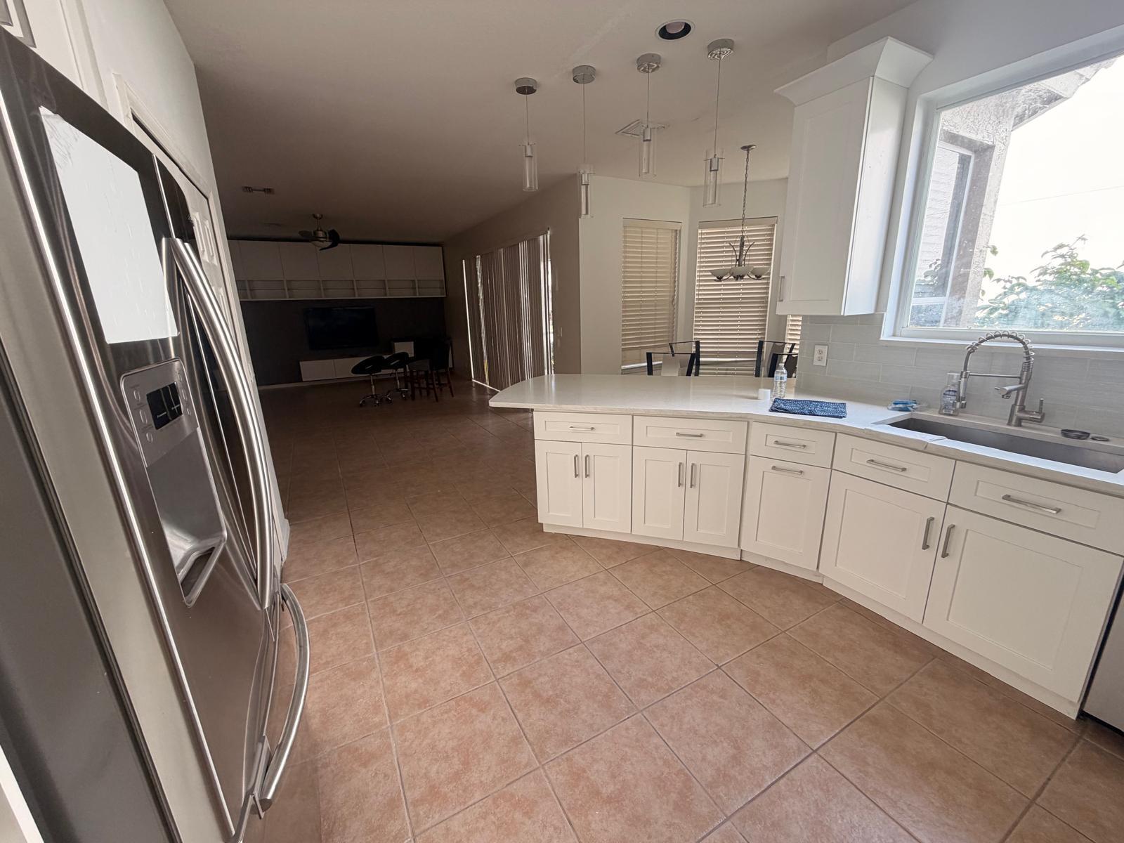 1226 Avondale Lane Property Photo 3