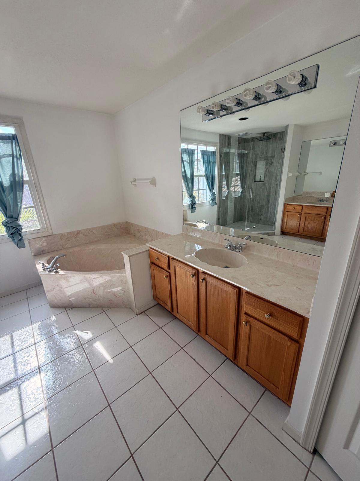 1226 Avondale Lane Property Photo 6