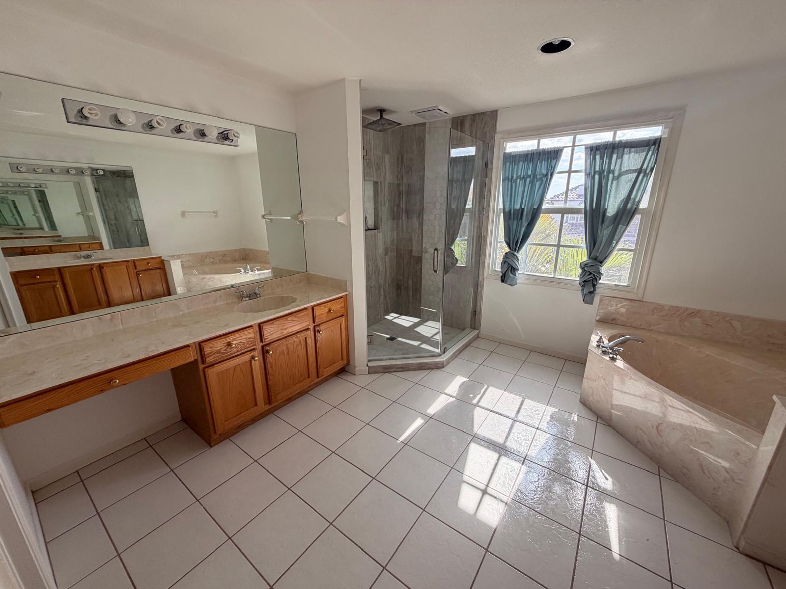 1226 Avondale Lane Property Photo 8
