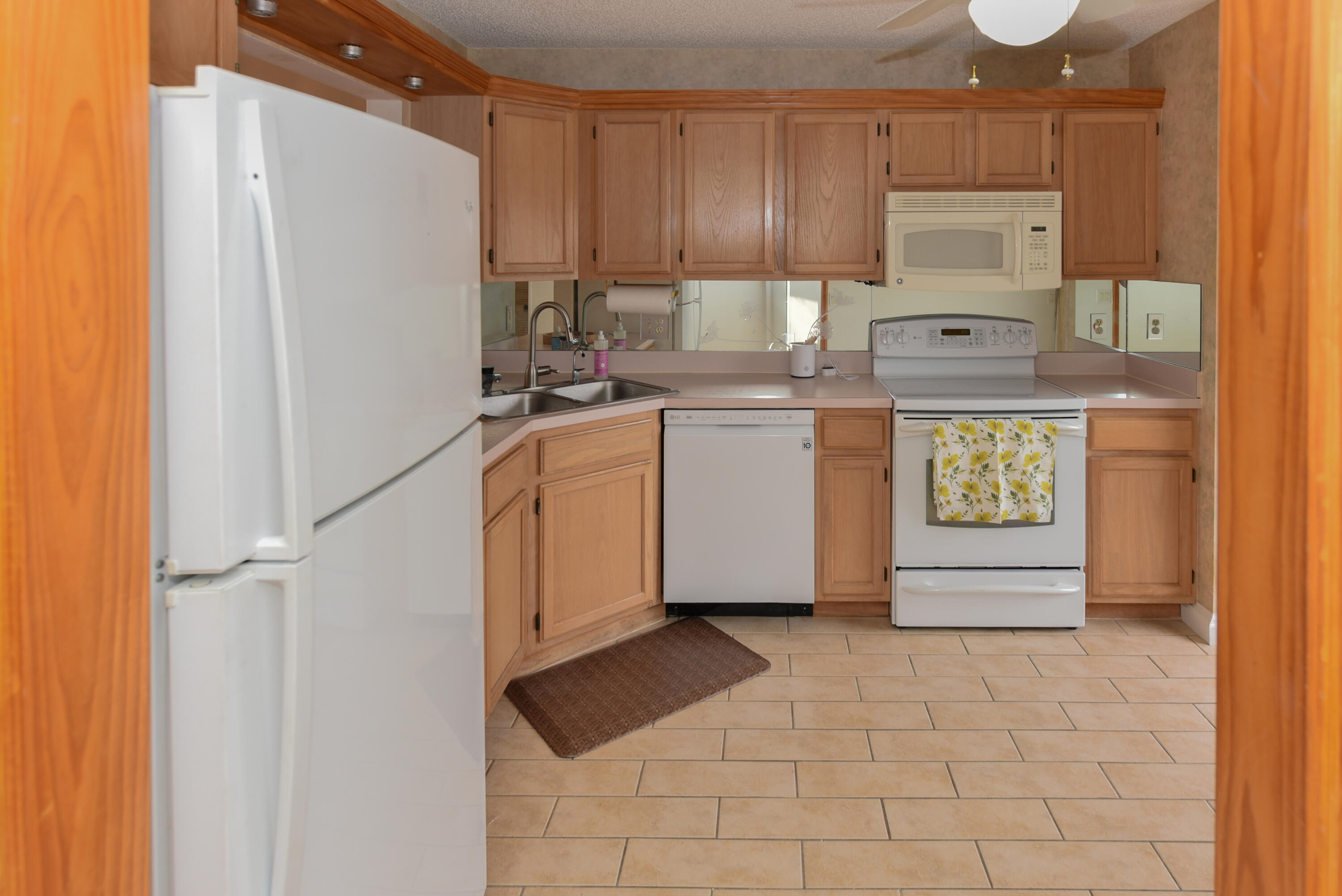 2641 W Gately Drive W 1702 Property Photo 9