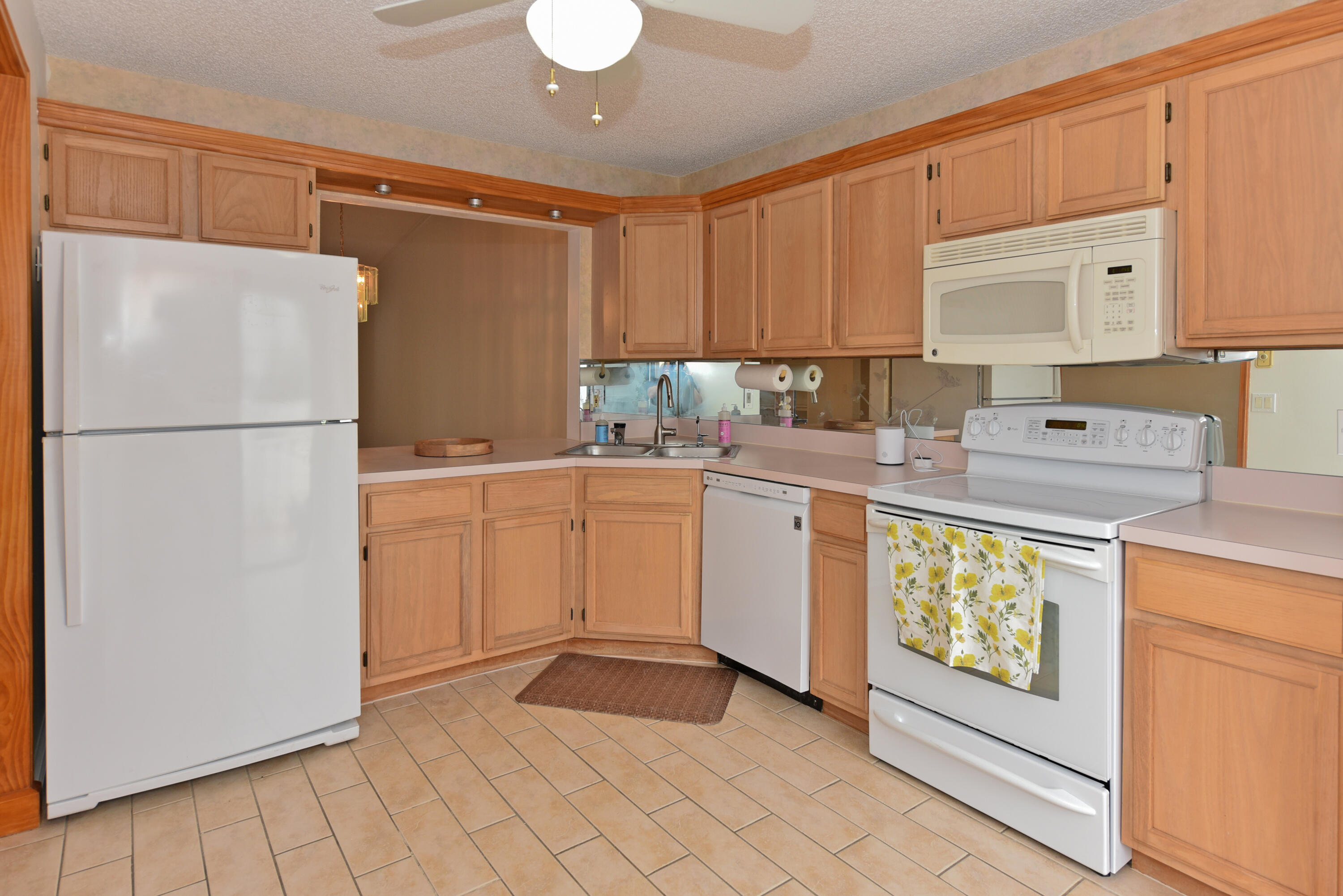 2641 W Gately Drive W 1702 Property Photo 10