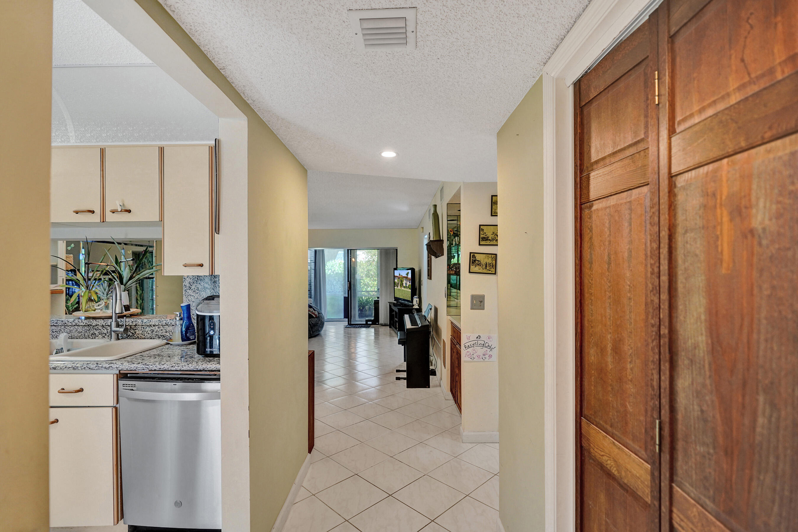 5201 W Club Circle 103 Property Photo 22