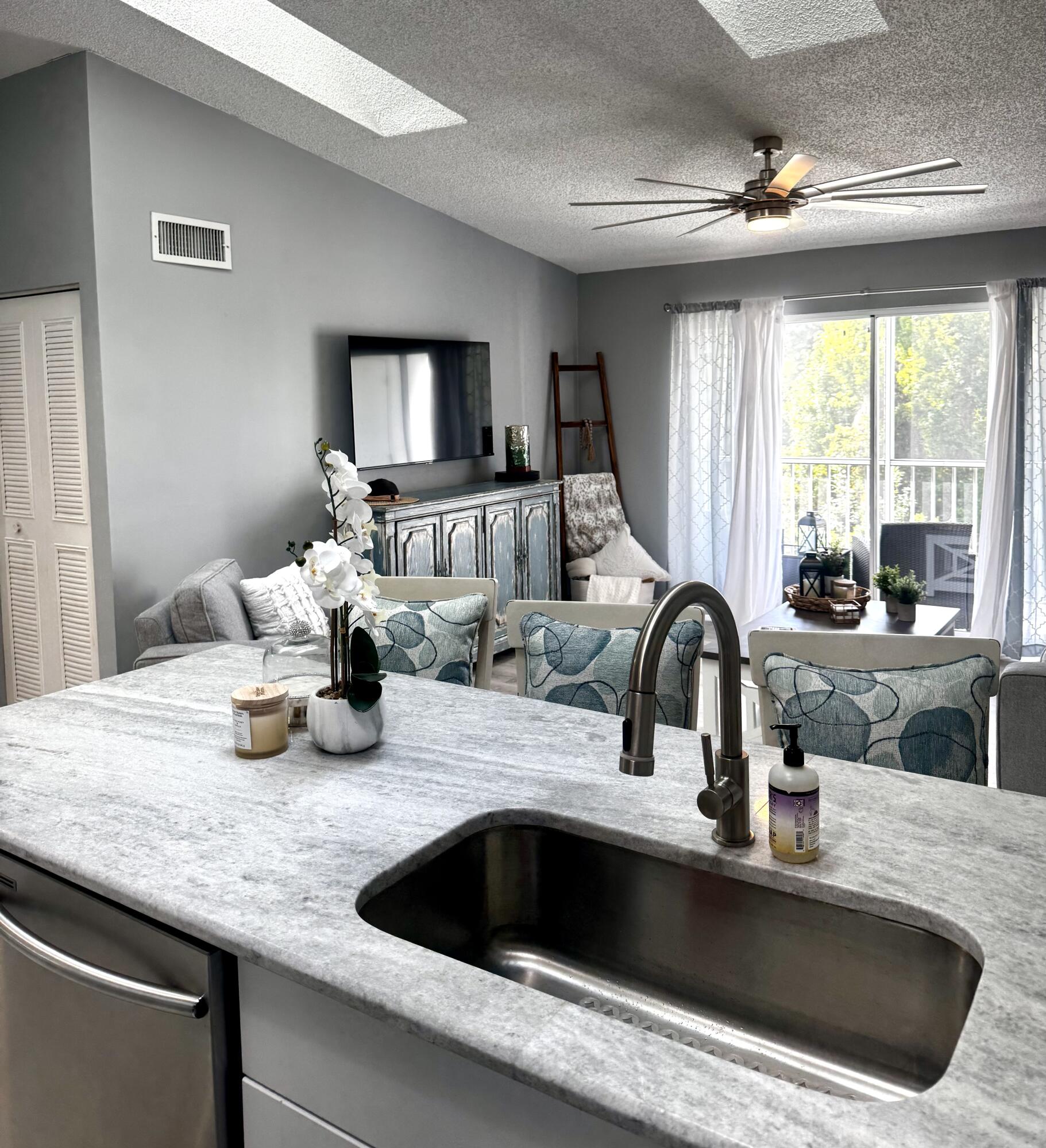 2502 Se Anchorage Cove G-3 Property Photo 11