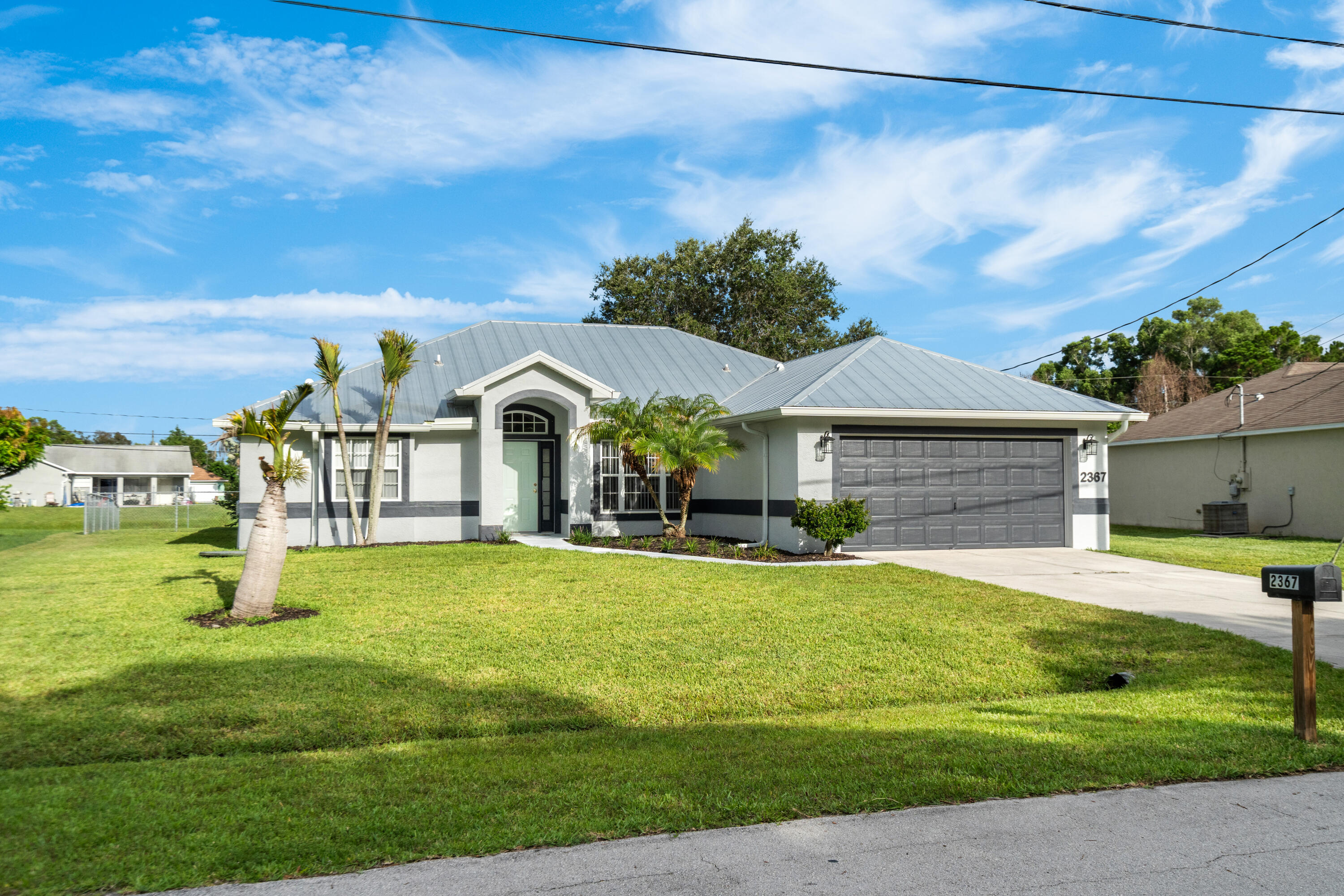 2367 Se Rock Springs Drive Property Photo 4