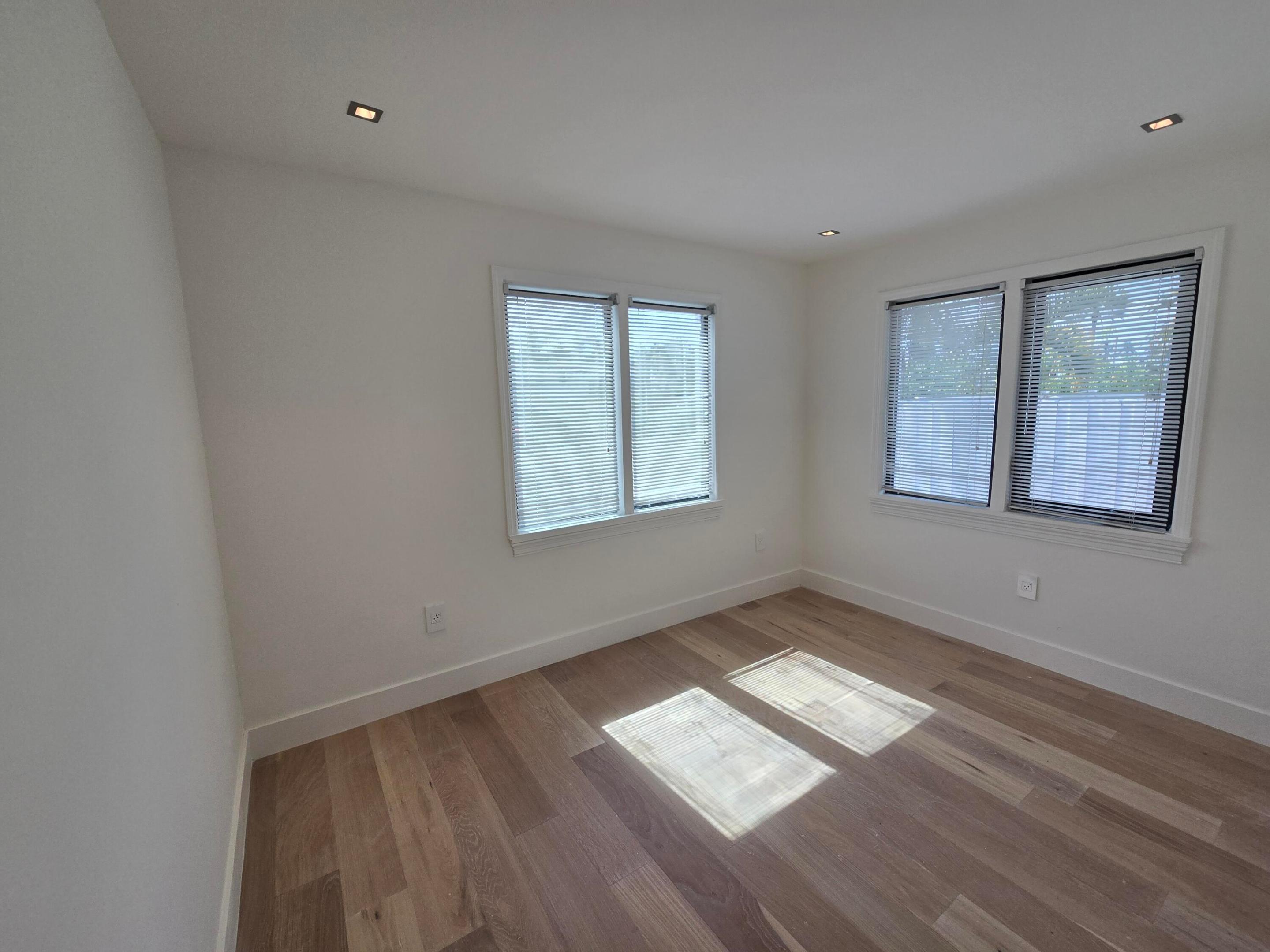 3809 S Olive Avenue Property Photo 9