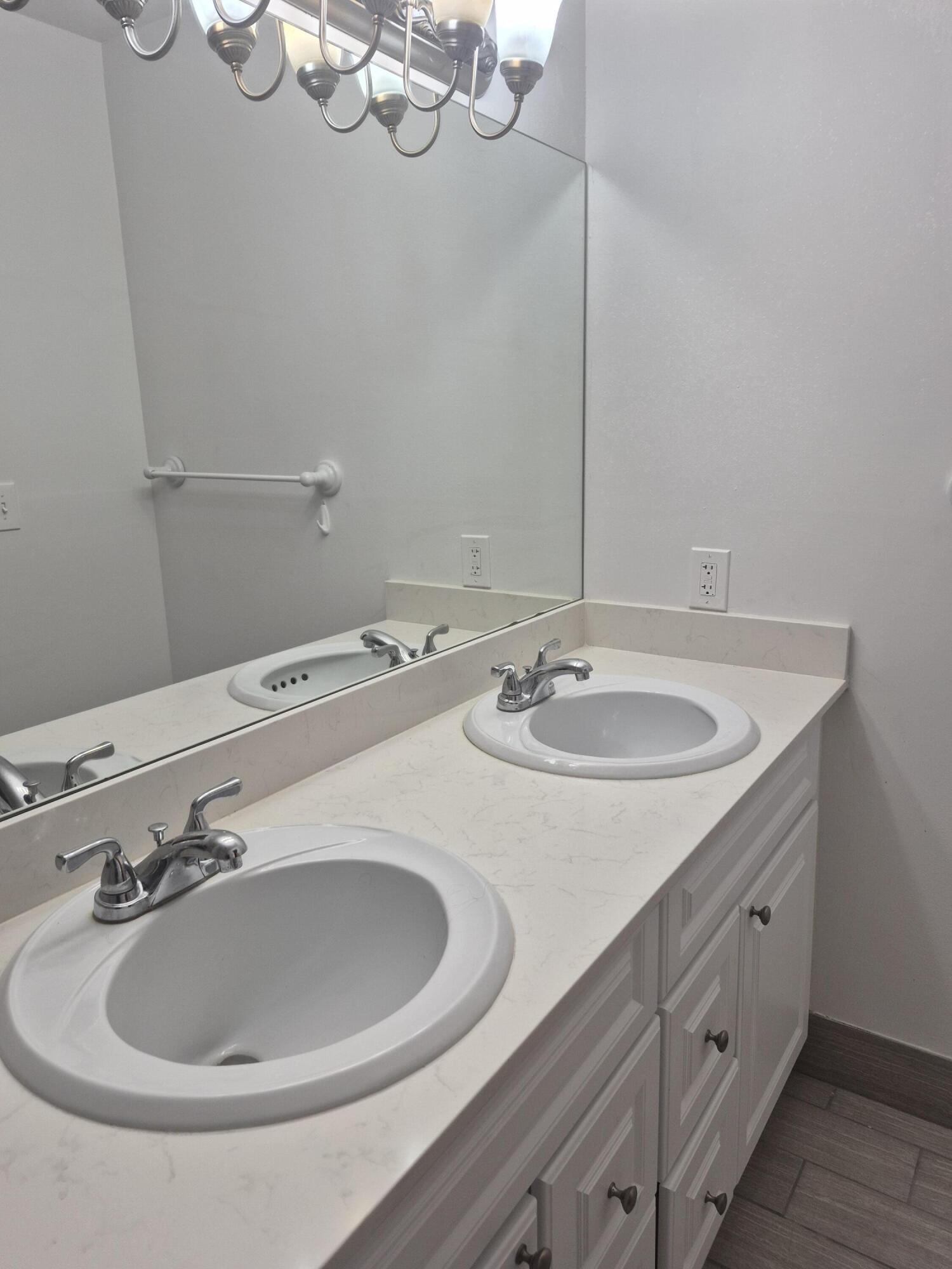 4530 Nw 3rd Street B Property Photo 9