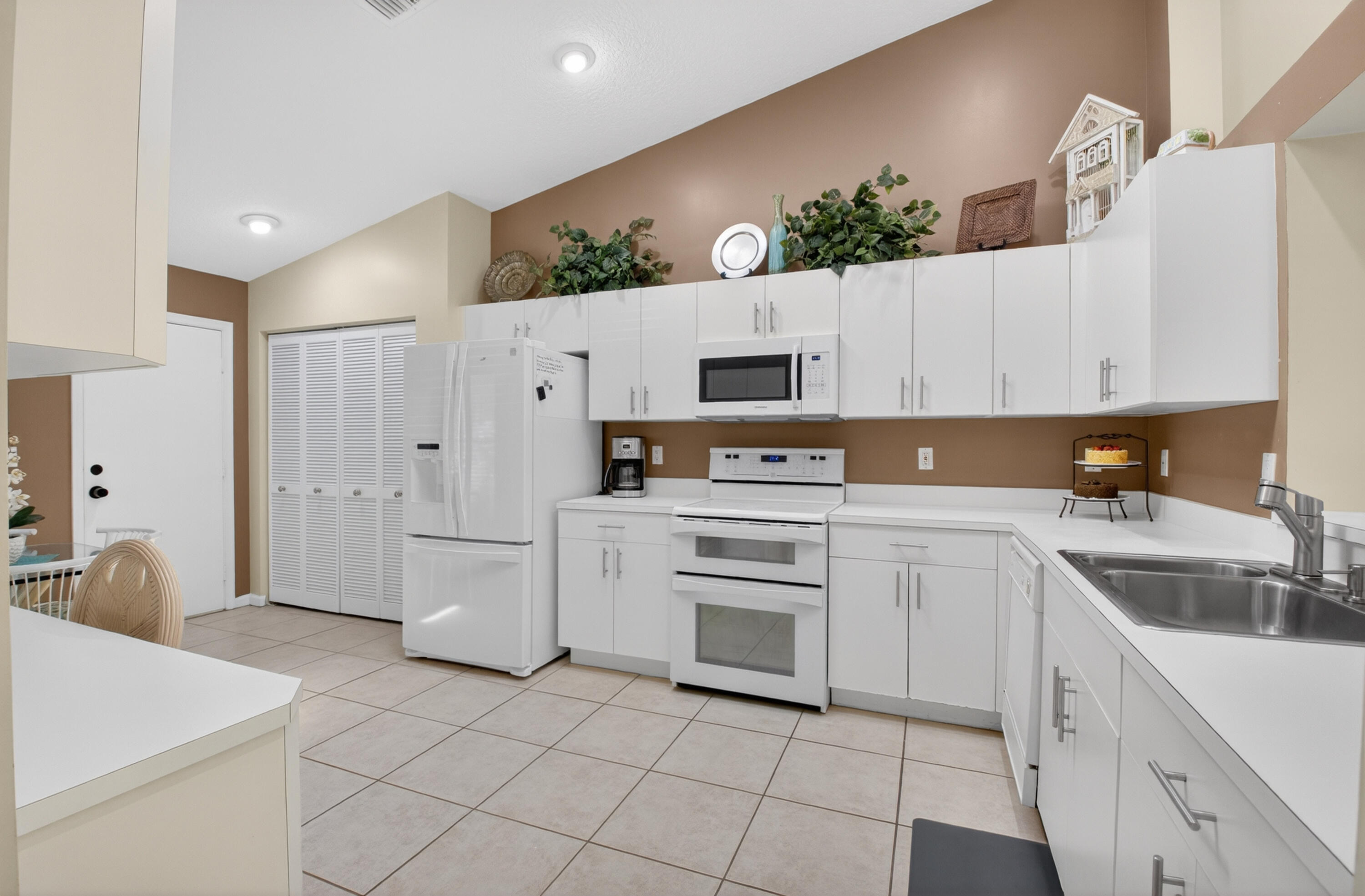 5590 Royal Lake Circle Property Photo 14