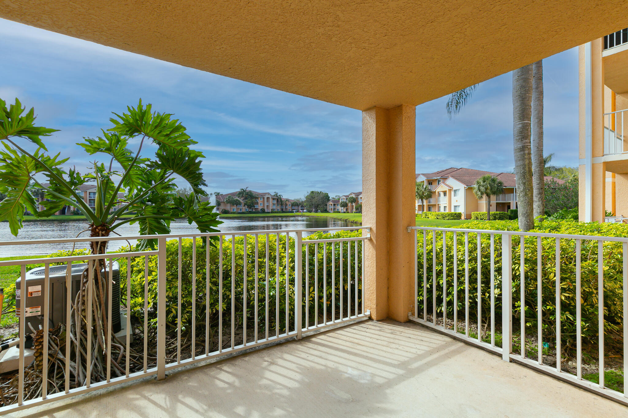 281 Sw Palm Drive 102 Property Photo 1