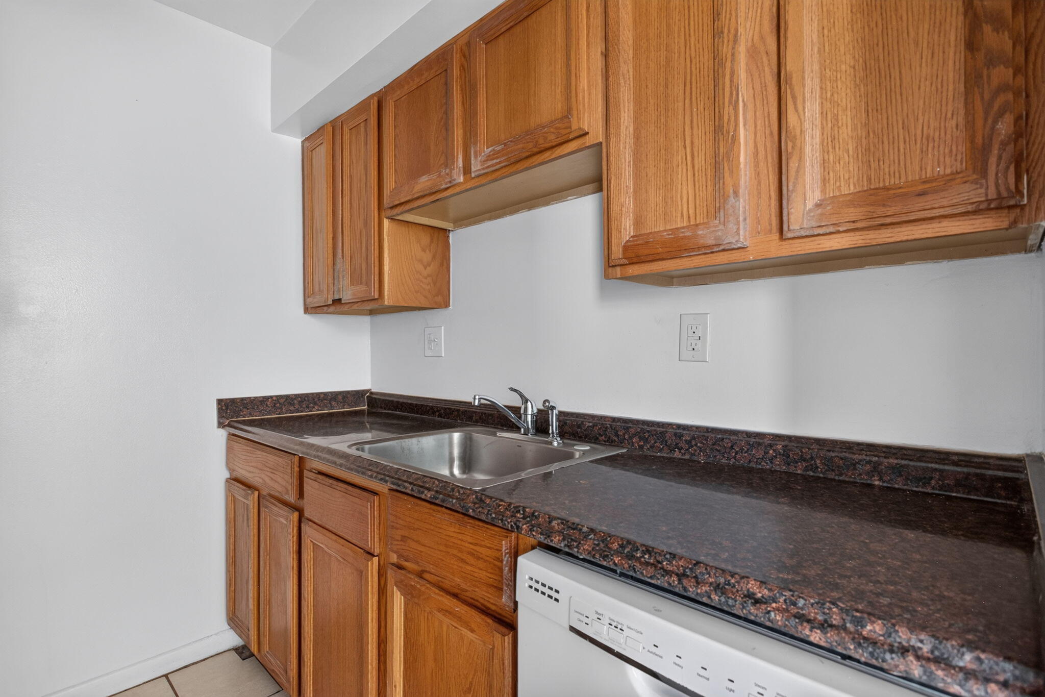 2141 Ne 42nd Street 112 Property Photo 10