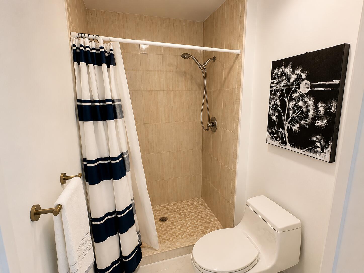 5570 Tamberlane Circle 329 Property Photo 16