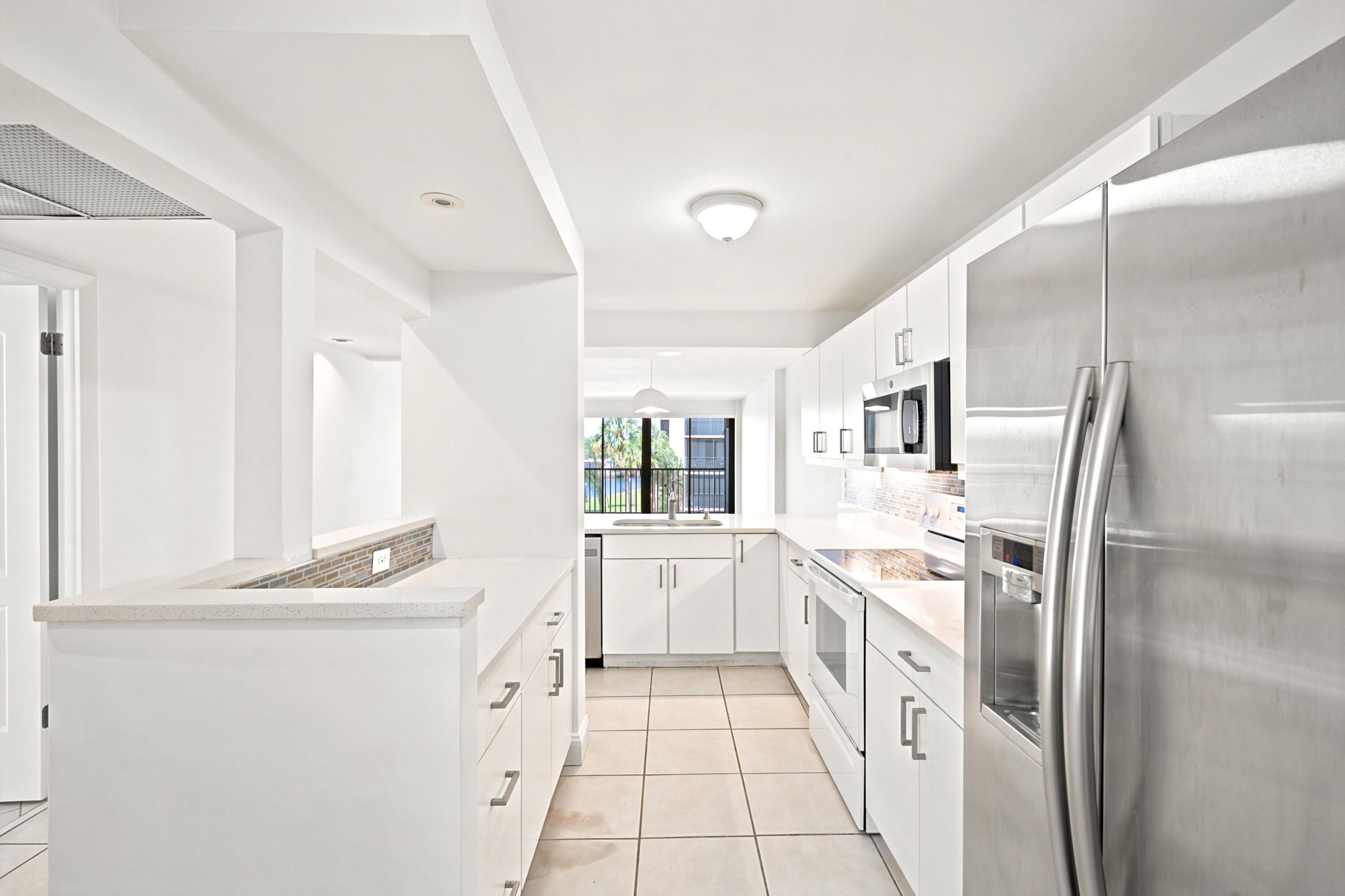8 Royal Palm Way 3020 Property Photo 8