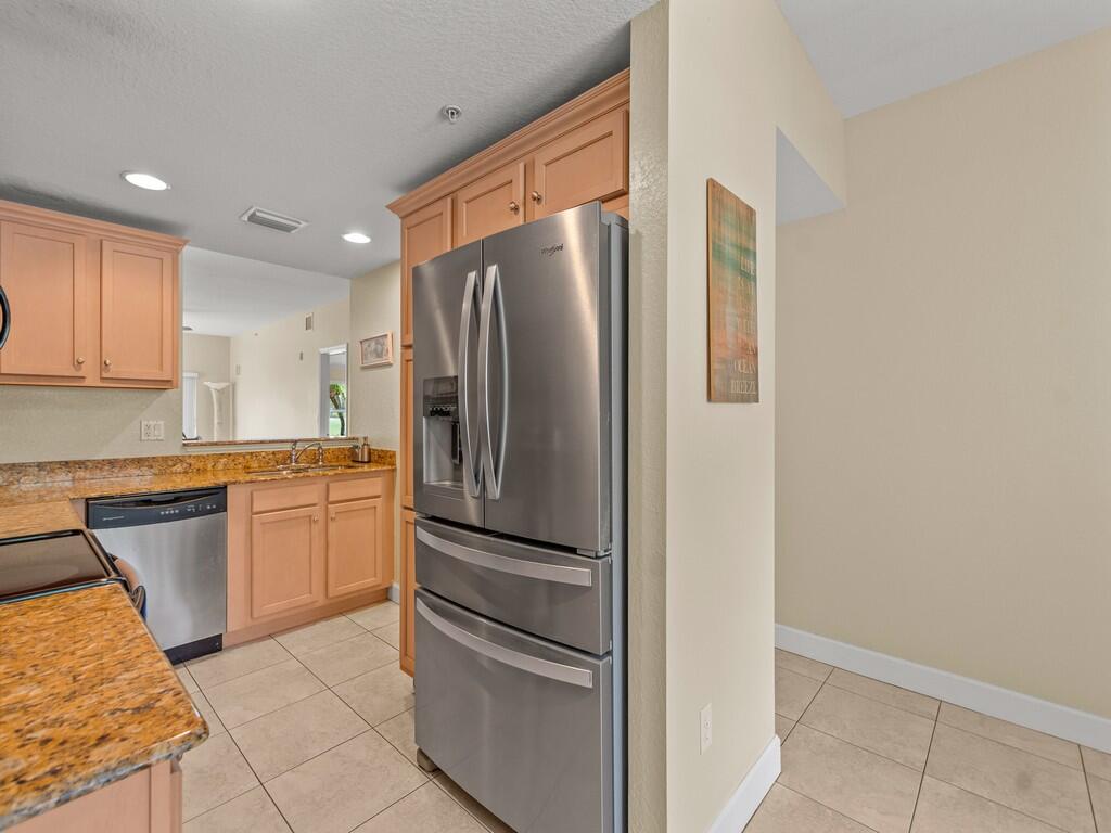 4210 Gator Trace Avenue B Property Photo 5