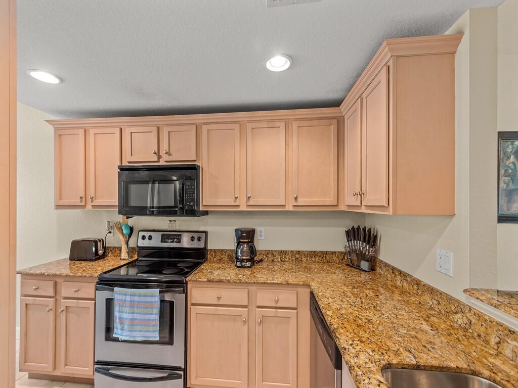 4210 Gator Trace Avenue B Property Photo 6
