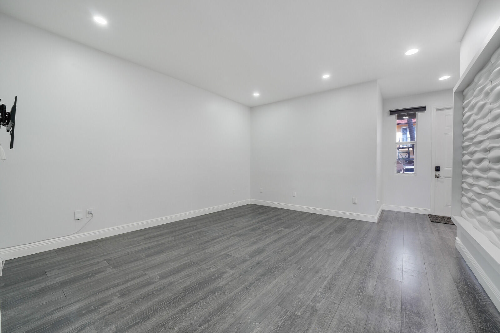 6960 Long Pine Circle Property Photo 6