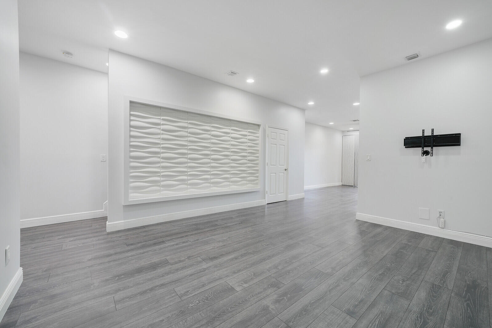 6960 Long Pine Circle Property Photo 7