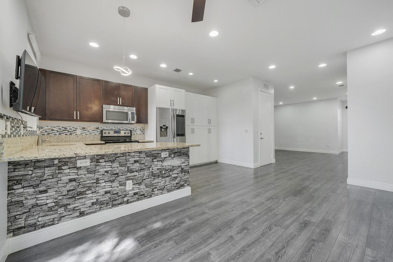 6960 Long Pine Circle Property Photo 11