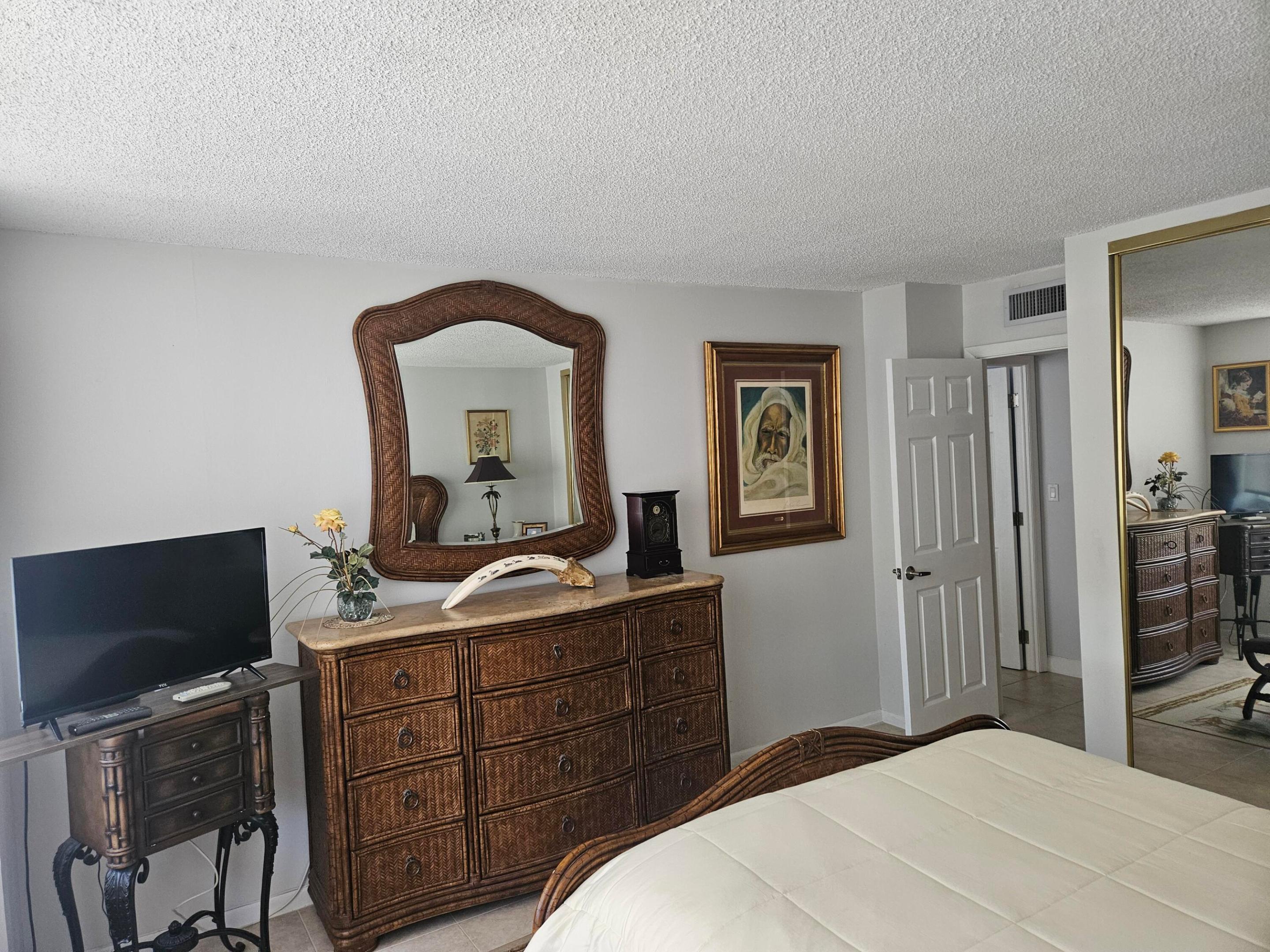 2121 N Ocean Boulevard N 405e Property Photo 6