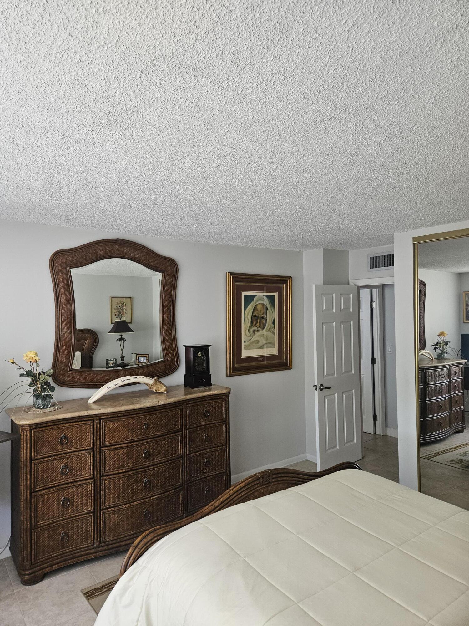 2121 N Ocean Boulevard N 405e Property Photo 7