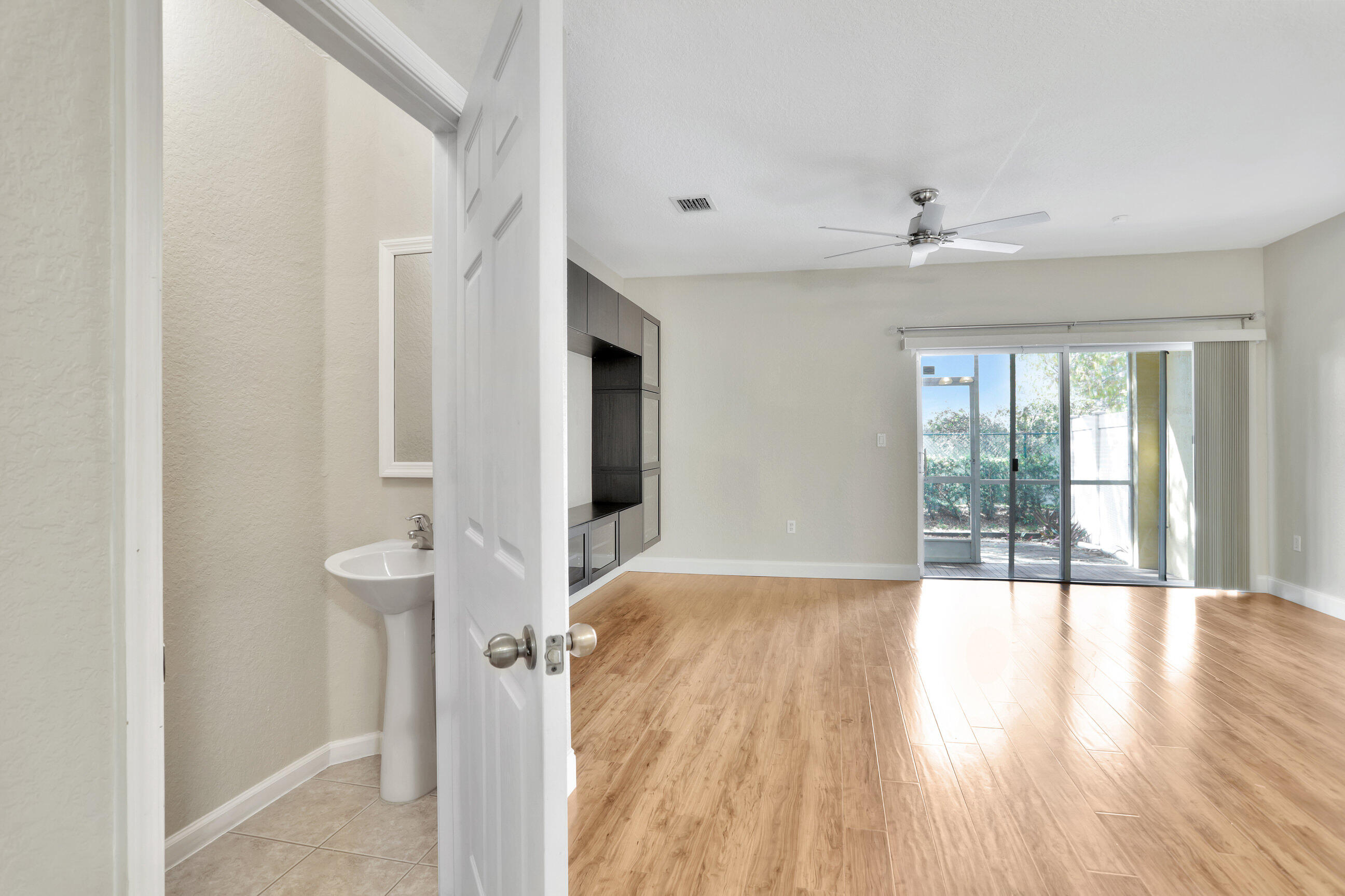 6527 Catalina Lane Property Photo 10