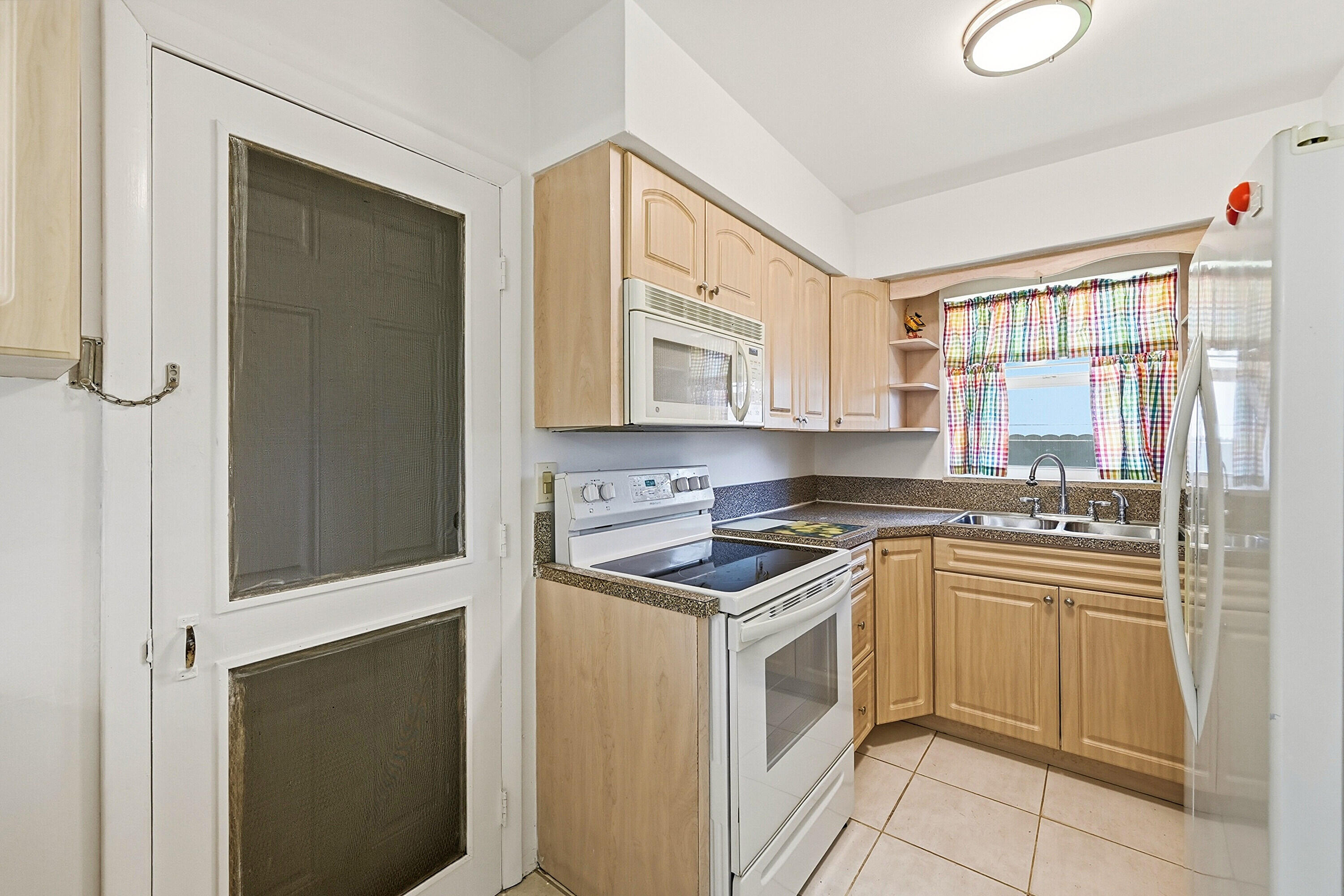 1716 N 25th Avenue Property Photo 8