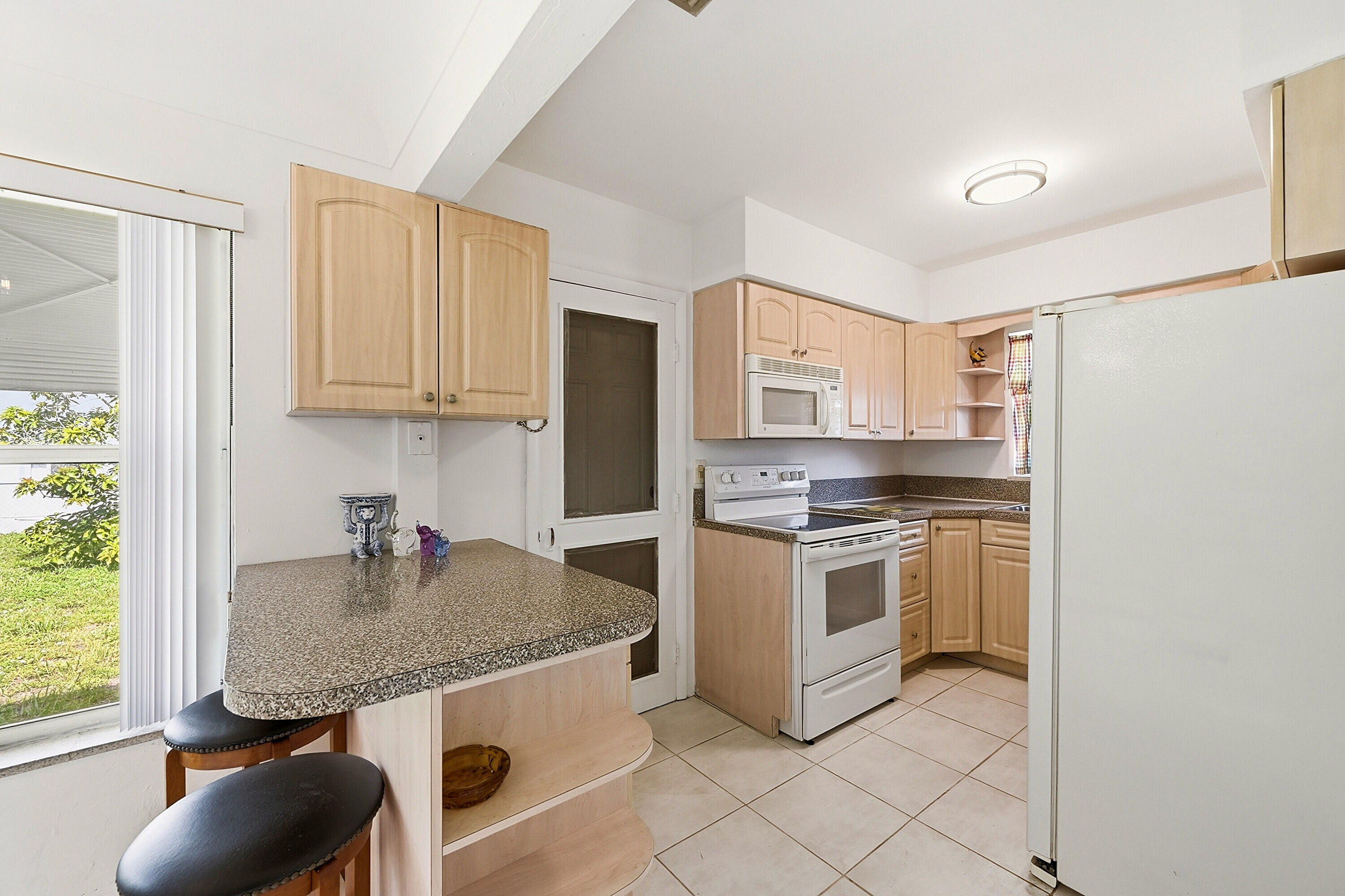 1716 N 25th Avenue Property Photo 11
