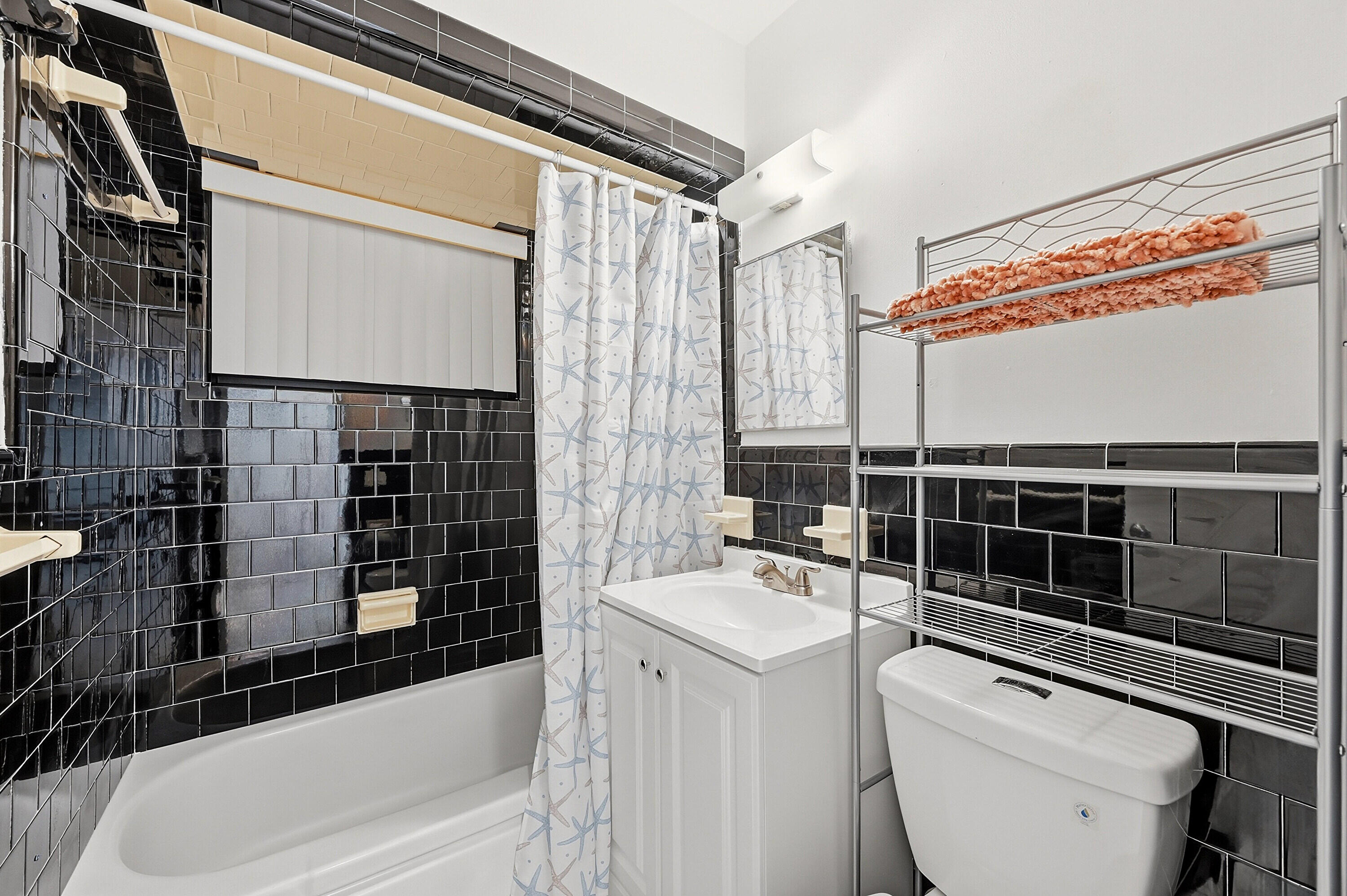 1716 N 25th Avenue Property Photo 19
