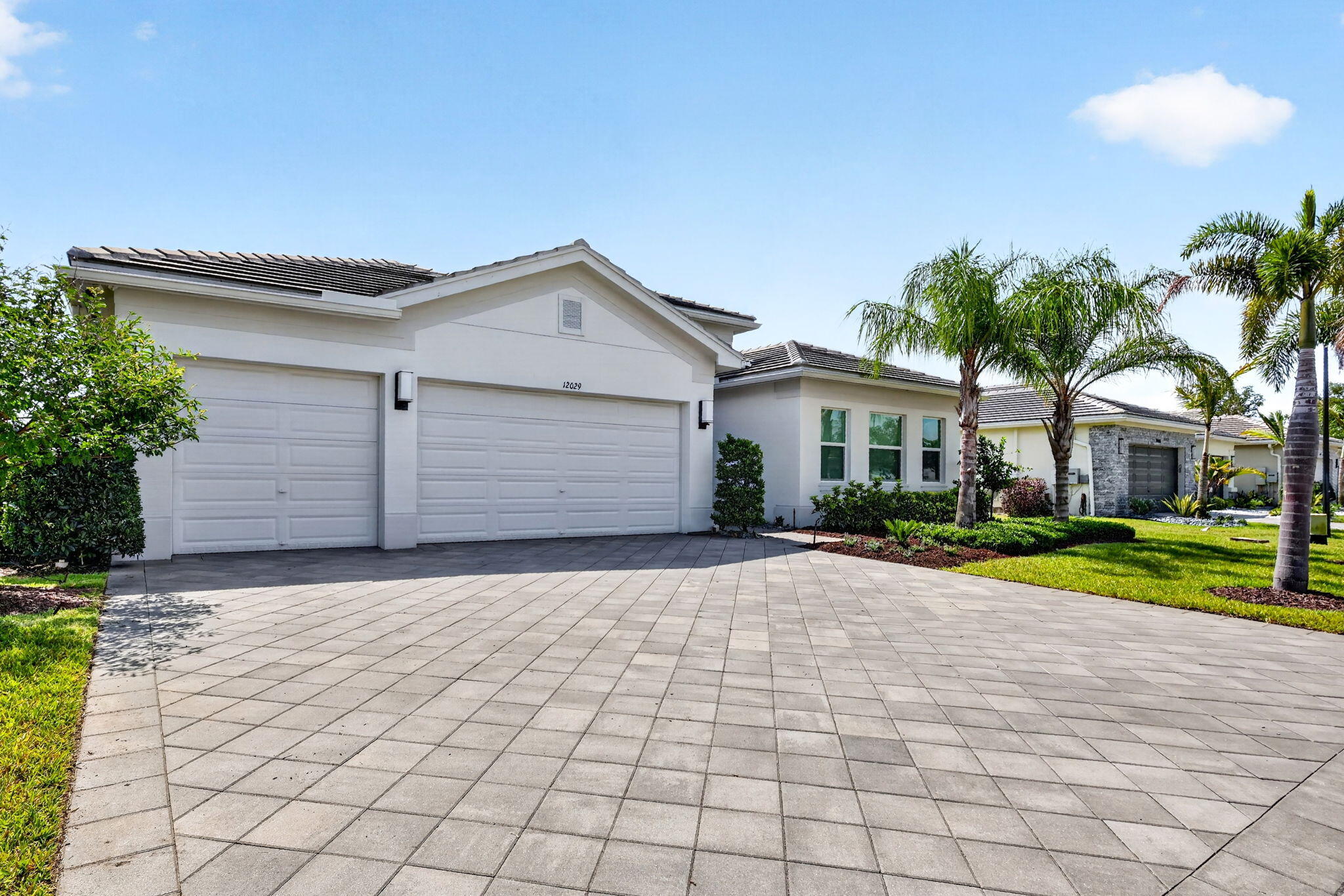 12029 Sw Water Lily Terrace Property Photo 3