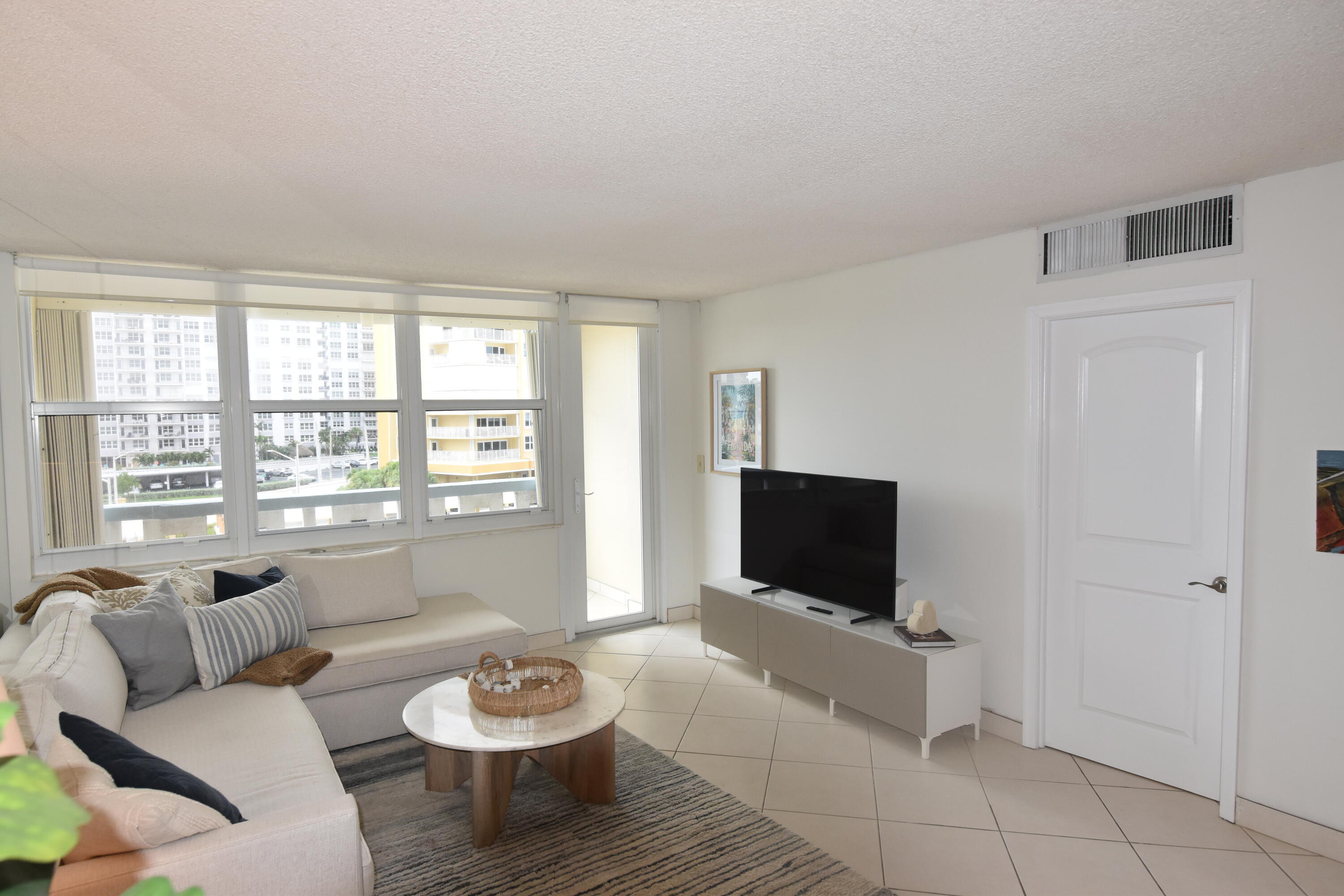 305 N Pompano Beach Boulevard 405 Property Photo 6
