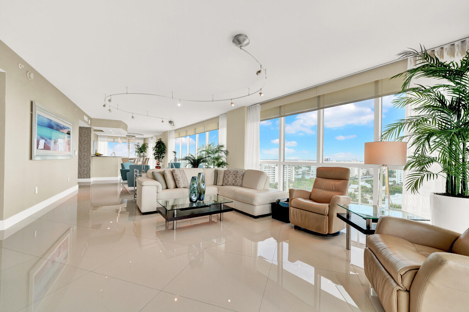 1 N Ocean Boulevard 1007 Property Photo 7