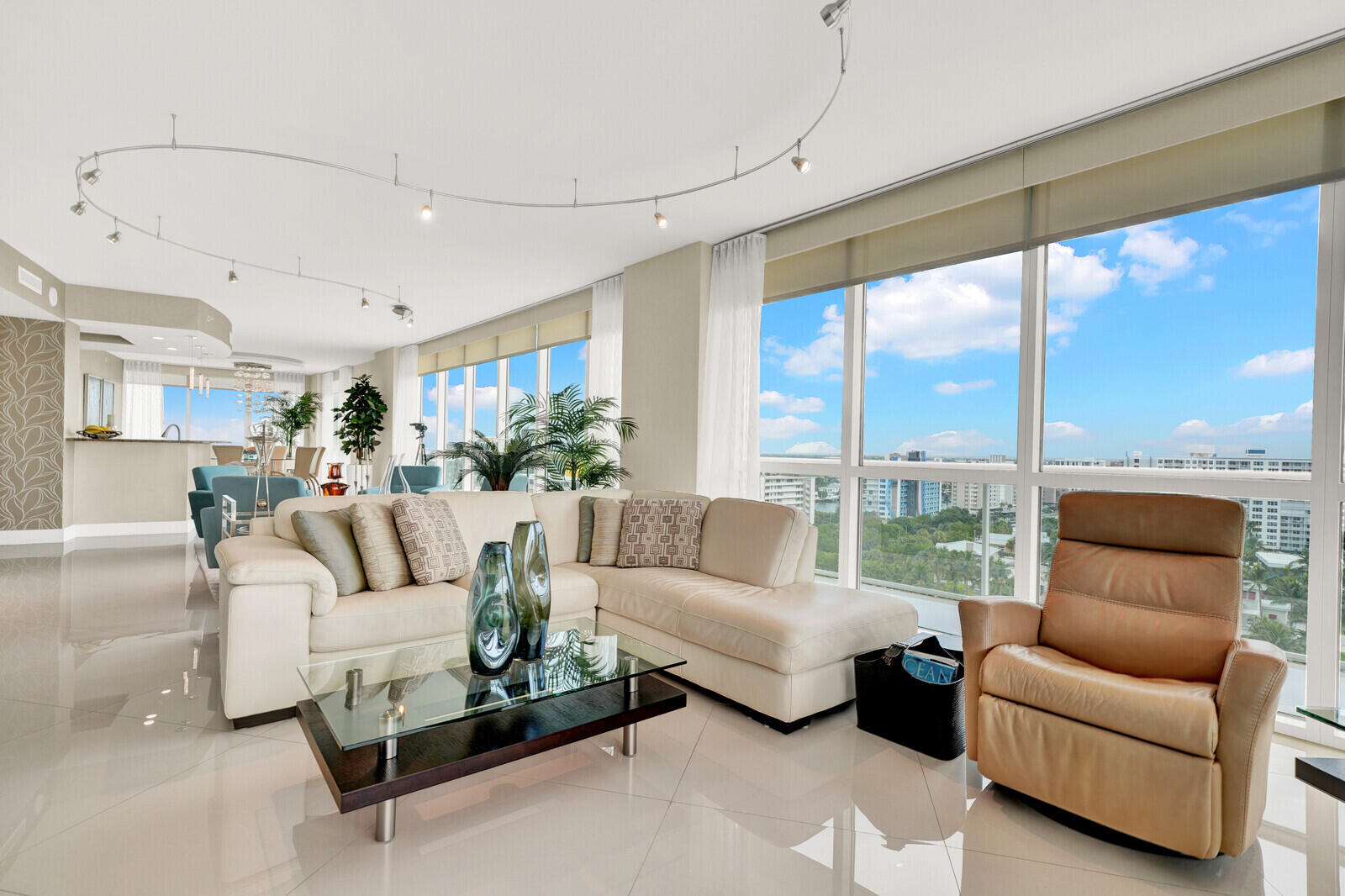 1 N Ocean Boulevard 1007 Property Photo 8