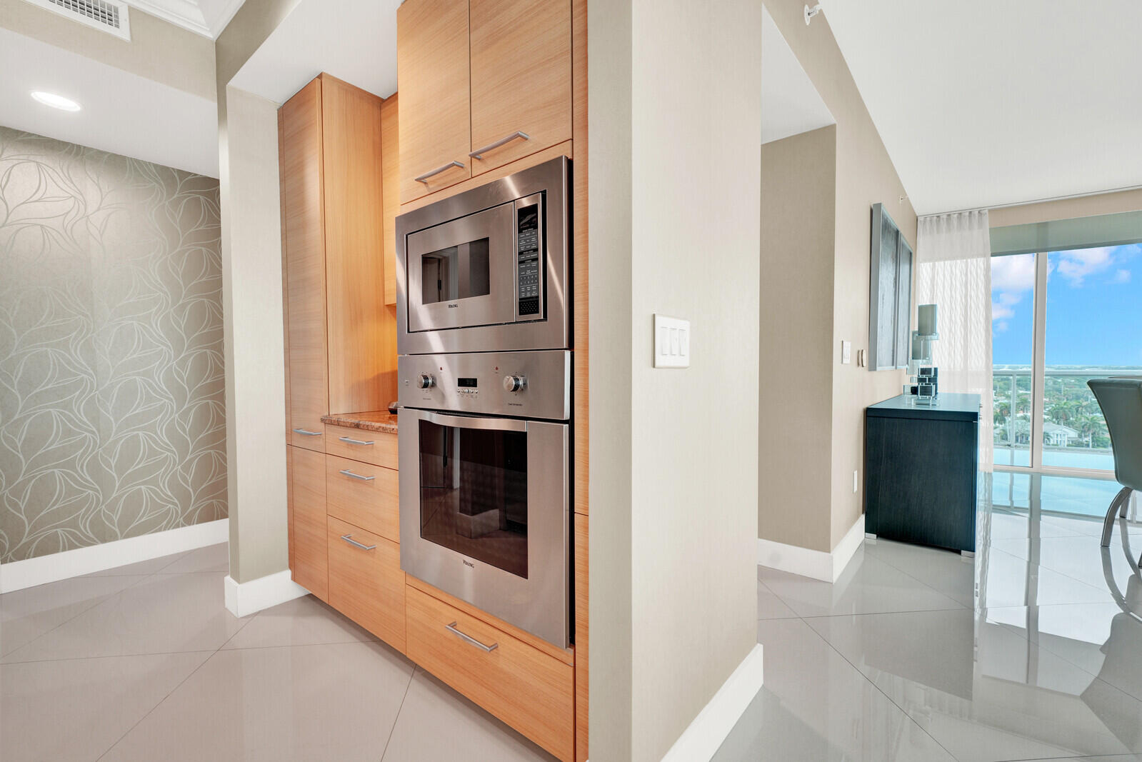 1 N Ocean Boulevard 1007 Property Photo 20