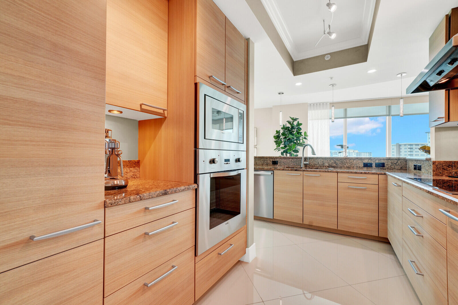 1 N Ocean Boulevard 1007 Property Photo 22
